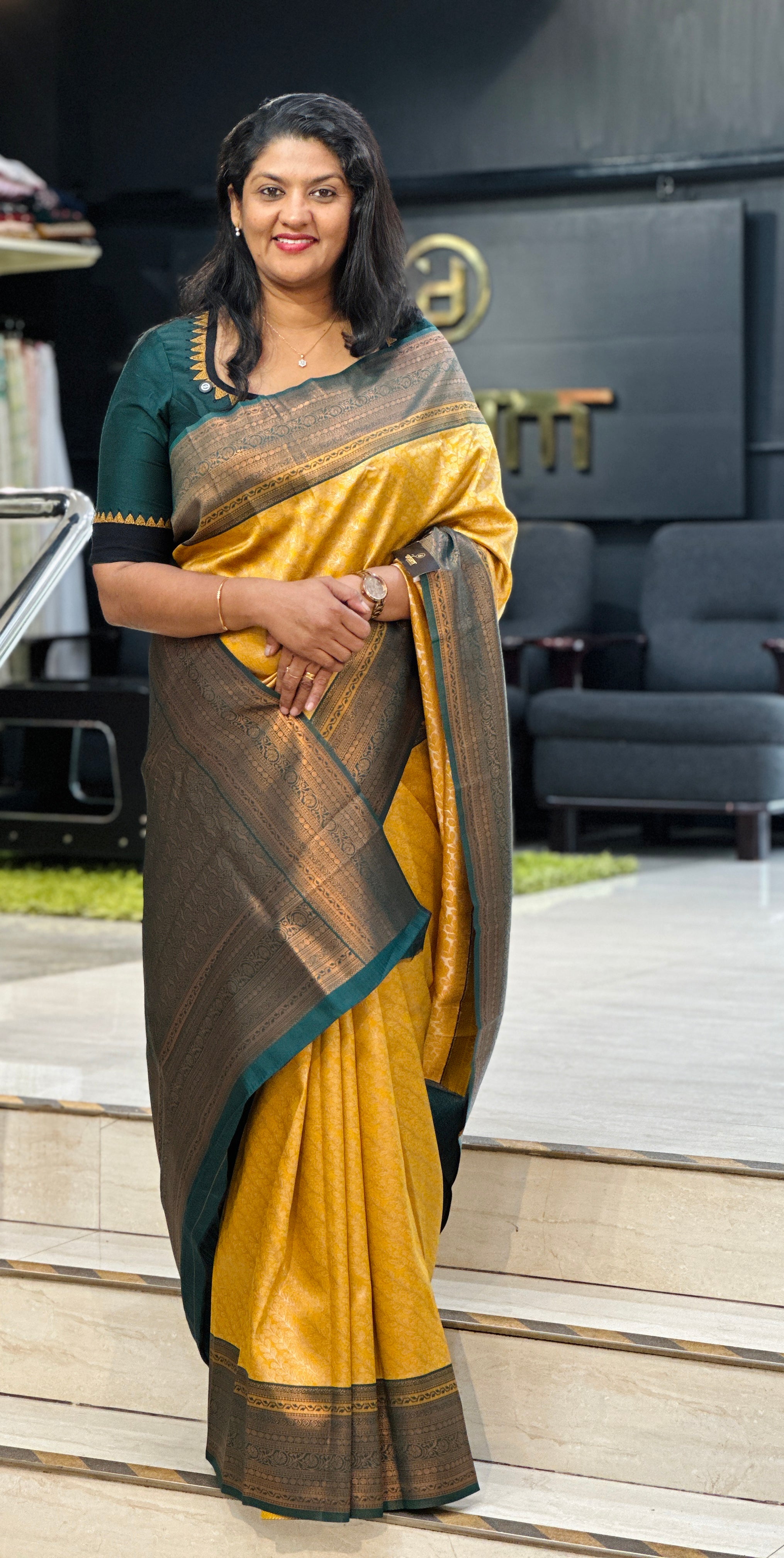 Floral Pattern Zari Woven Semi Silk Saree | RMP158