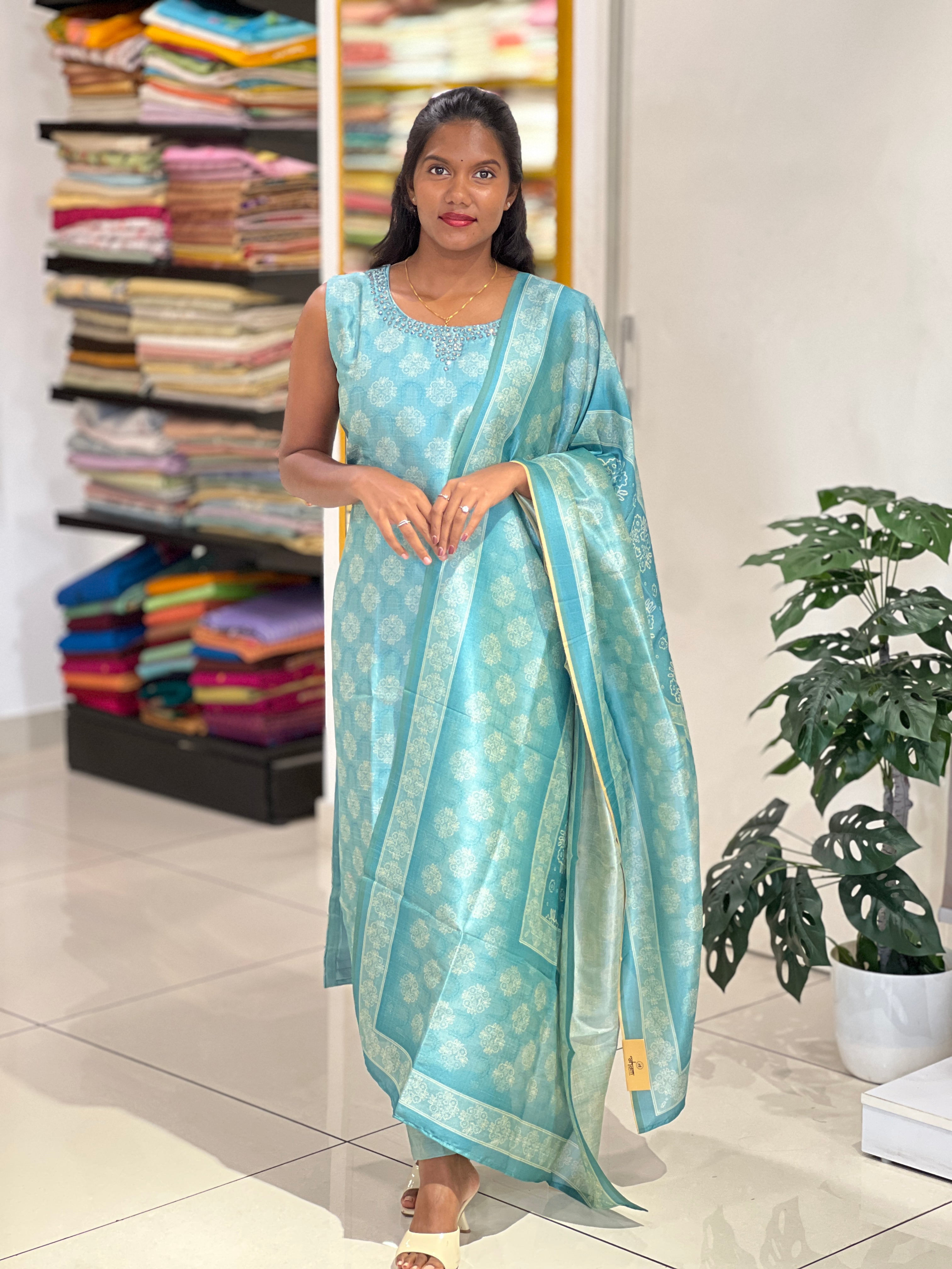 Handwork Detailed Semi Tussar Kurta Set | NAI174