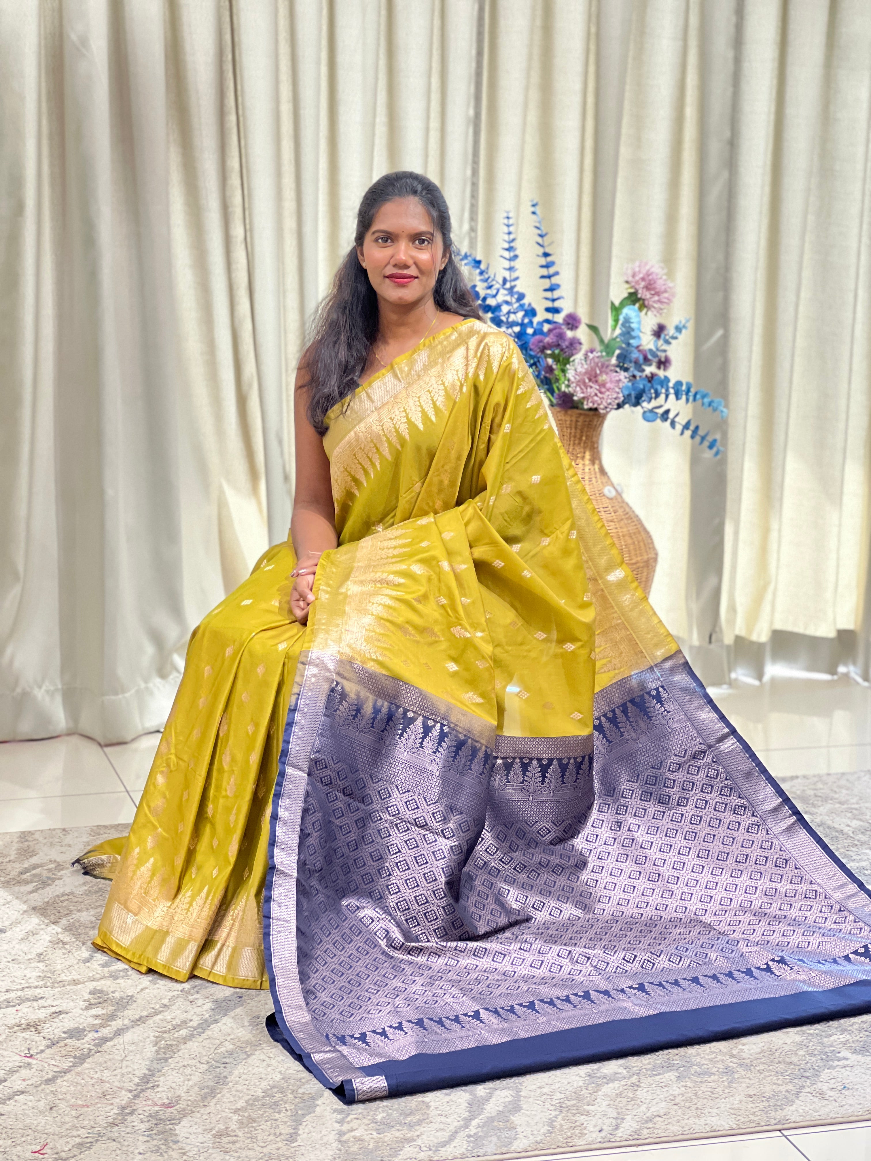 Temple Border Pattern Semi Soft Silk | RVS258