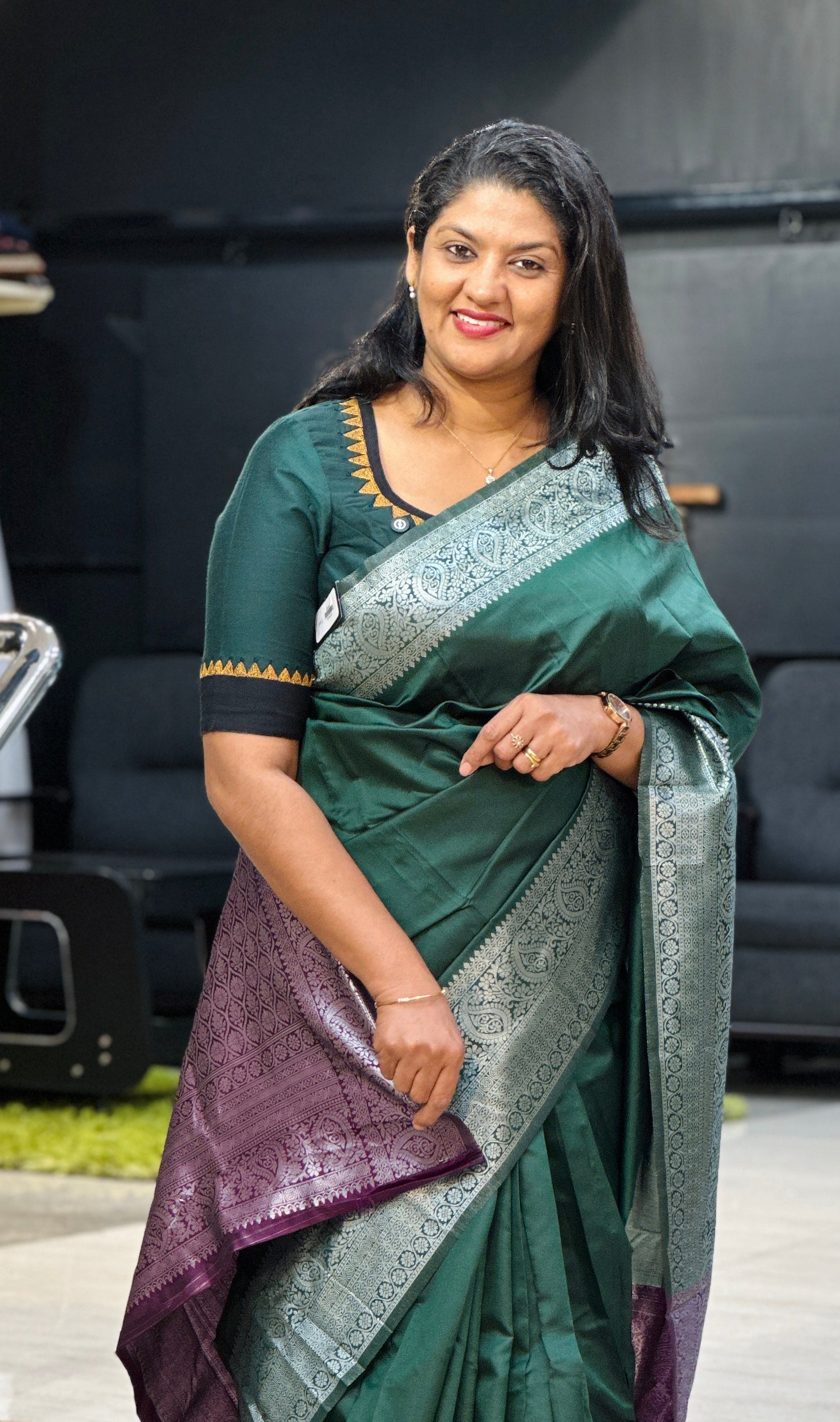 Traditional Paisley Border Pattern Semi Silk Saree | GP121