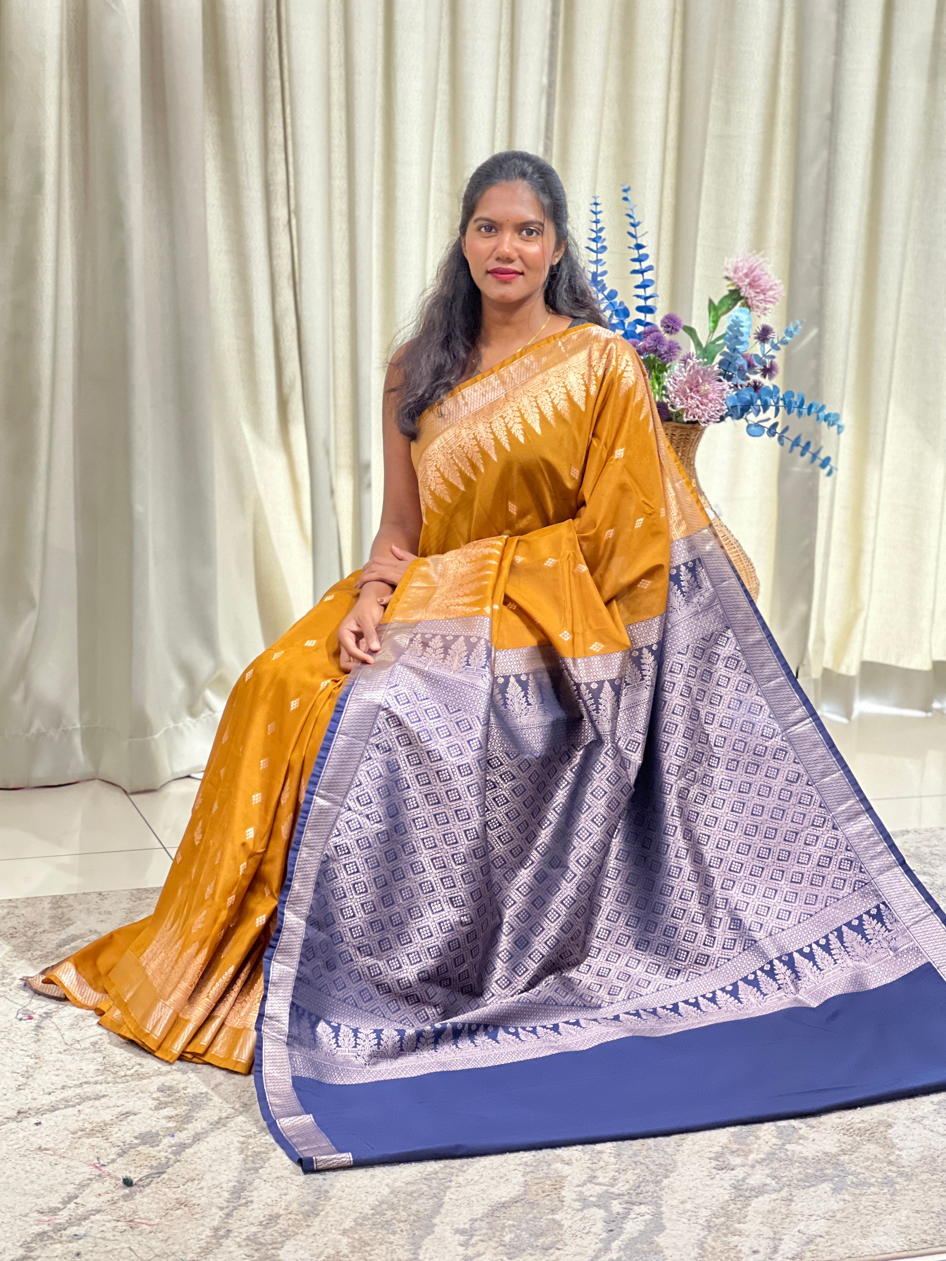 Temple Border Pattern Semi Soft Silk | RVS254