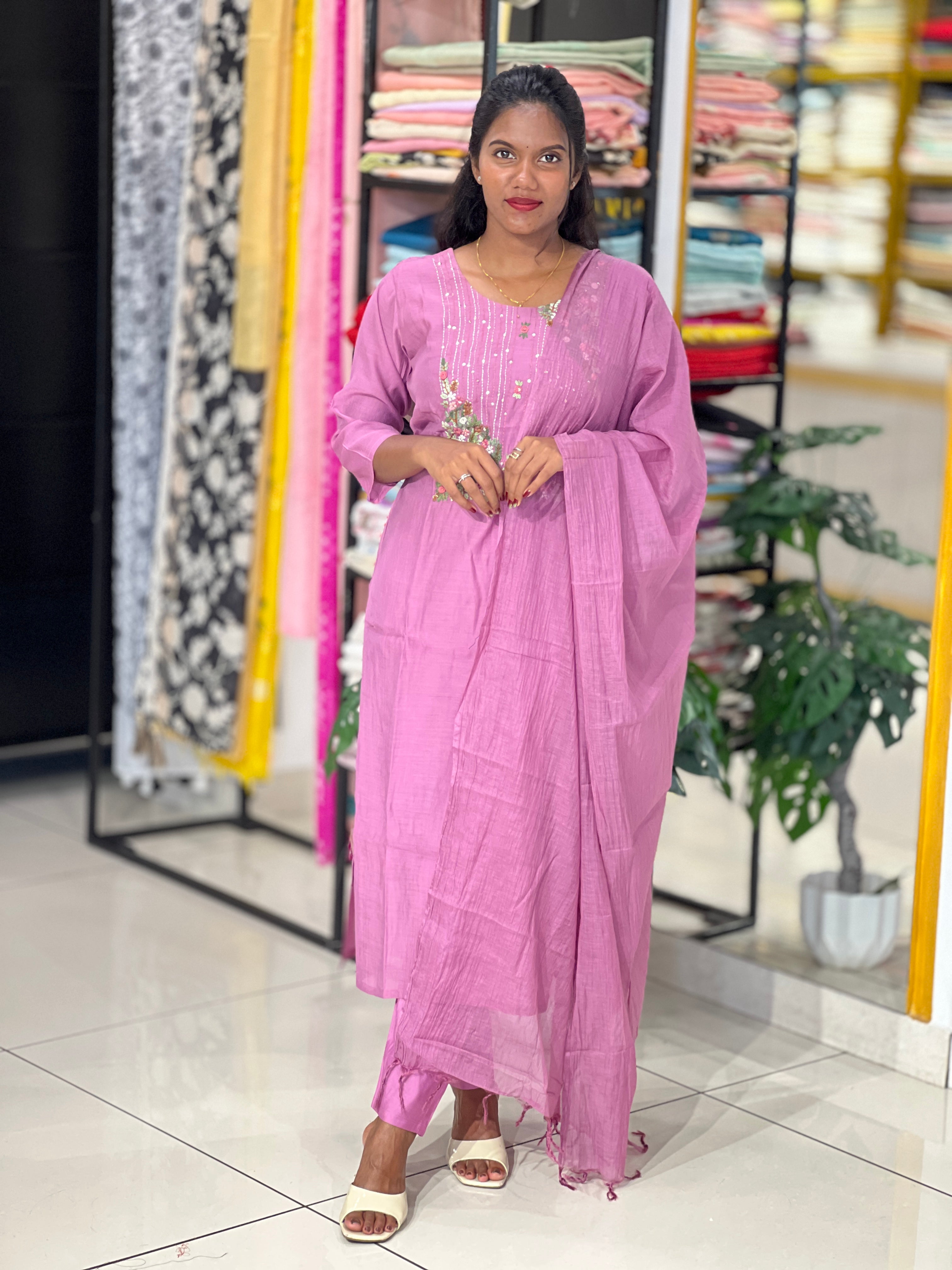 Hand Embroidered Chanderi Kurta Set | FW399