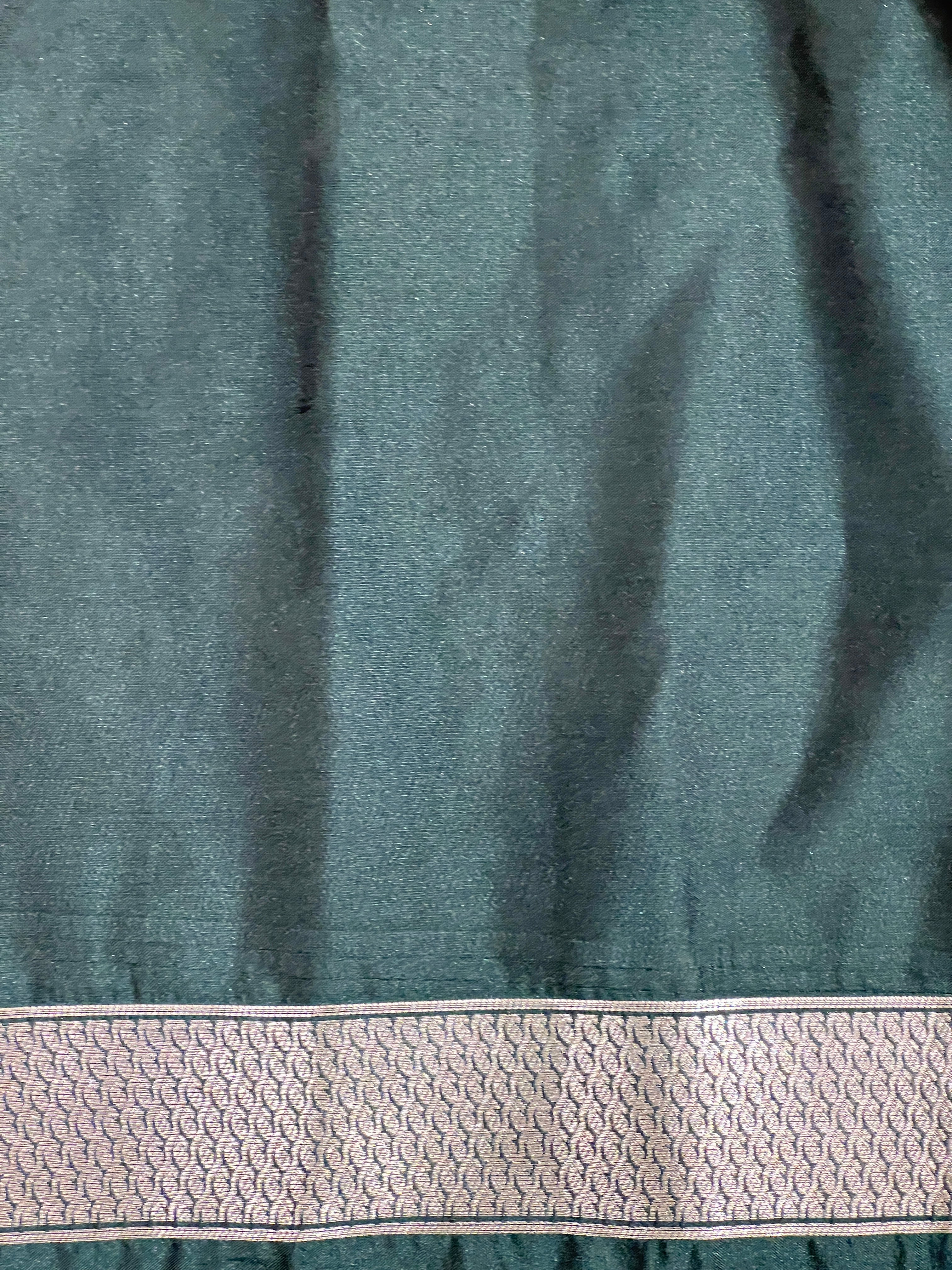 Temple Border Pattern Semi Soft Silk | RVS260