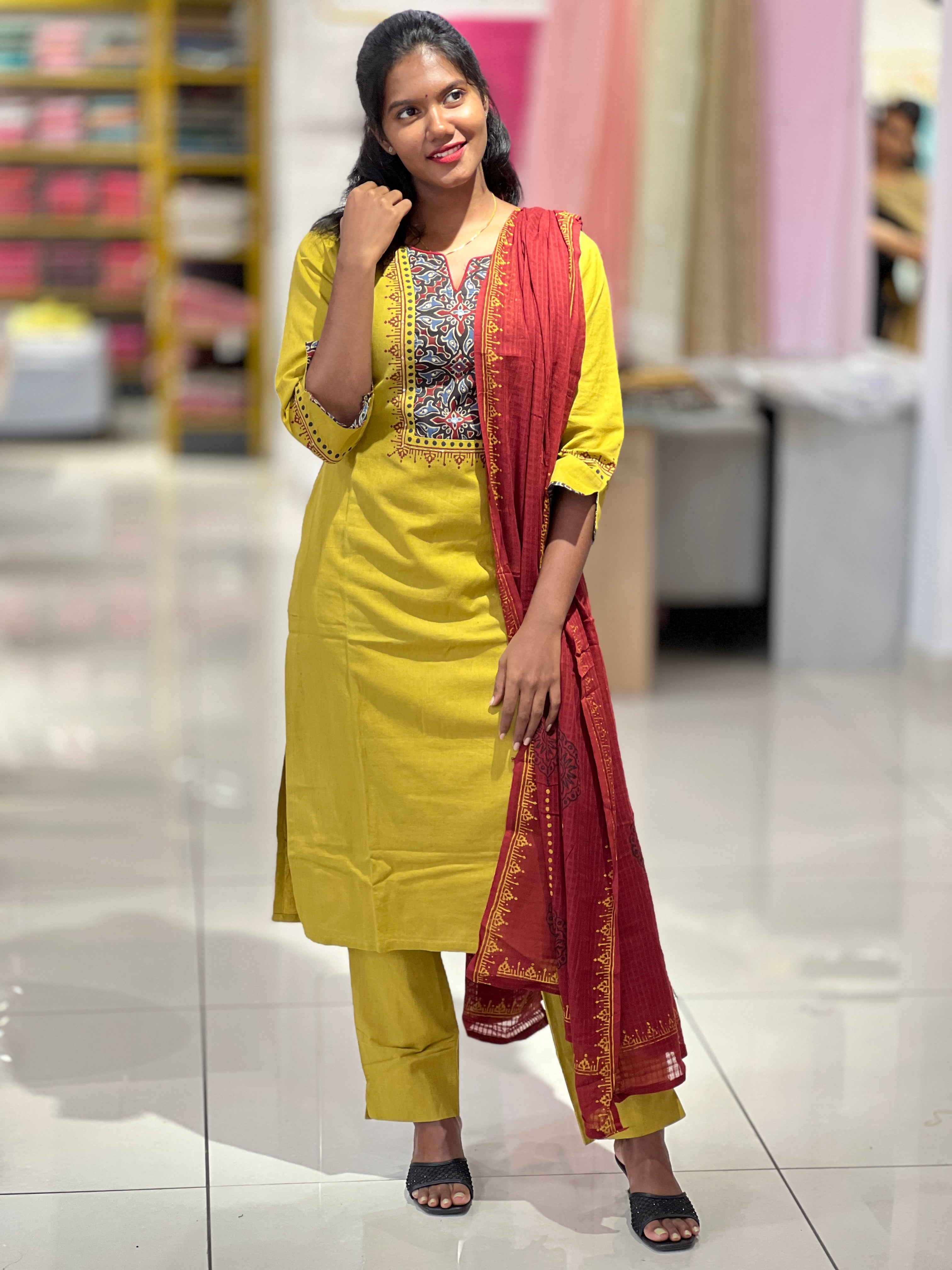 Yoke Printed Detailing Cotton Kurta Set | DE143