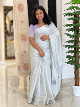 Line Weaving Pattern With Silver Zari Tissue Kerala Saree | GAT305