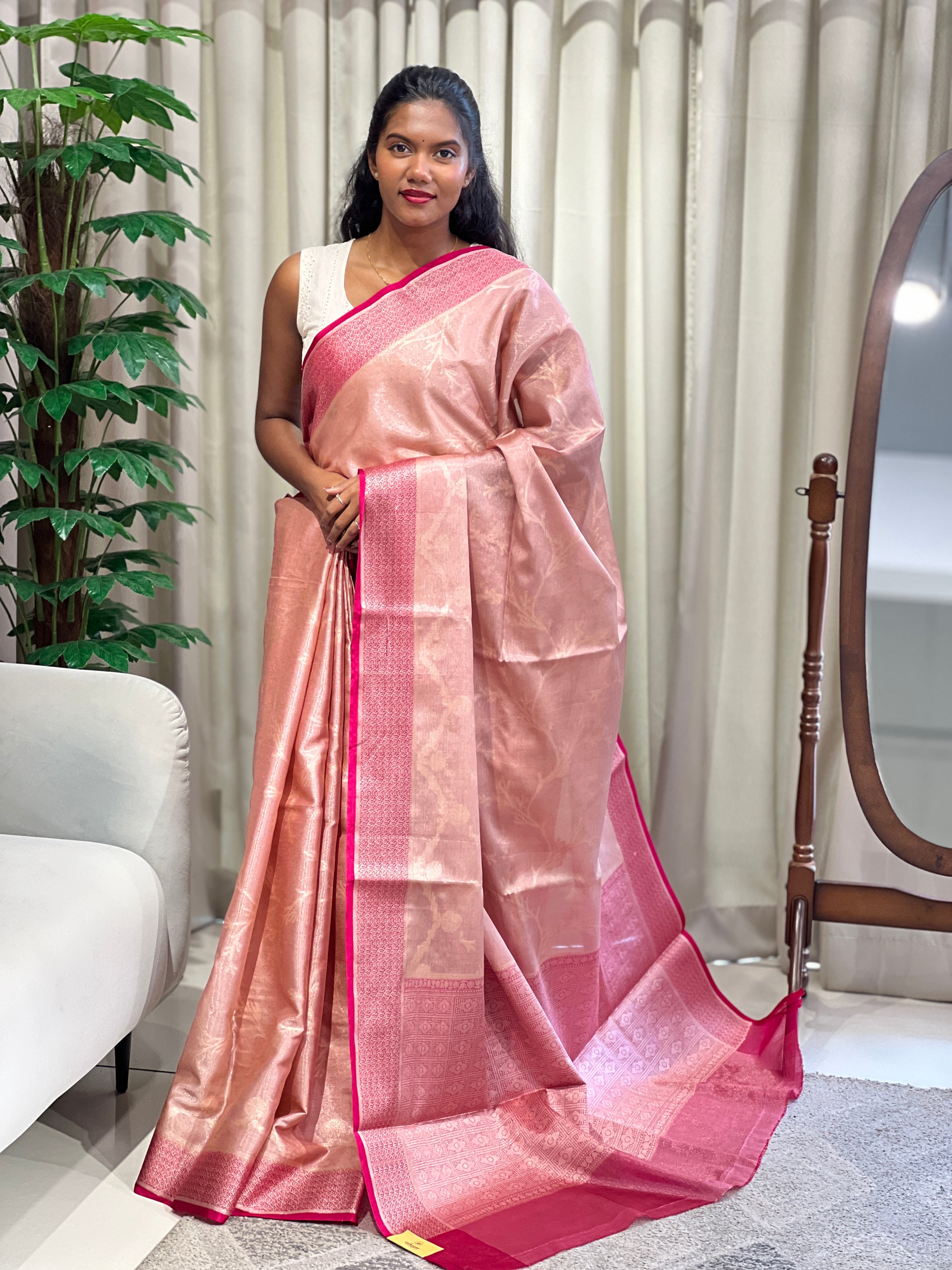 Brocade Patterned Semi Banarasi Saree | NN381