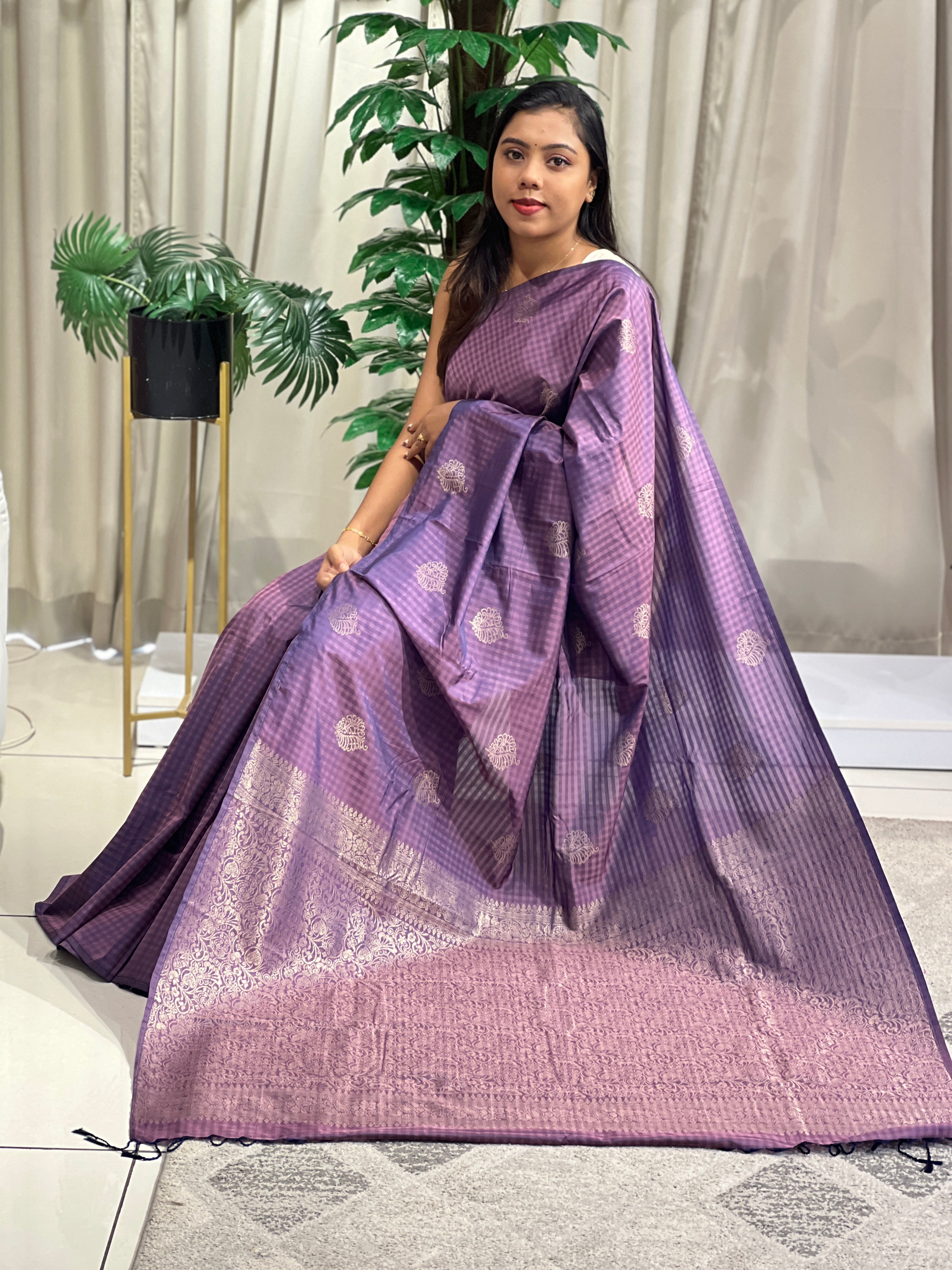 Check Woven Pattern Semi Soft Silk Saree | SEN136