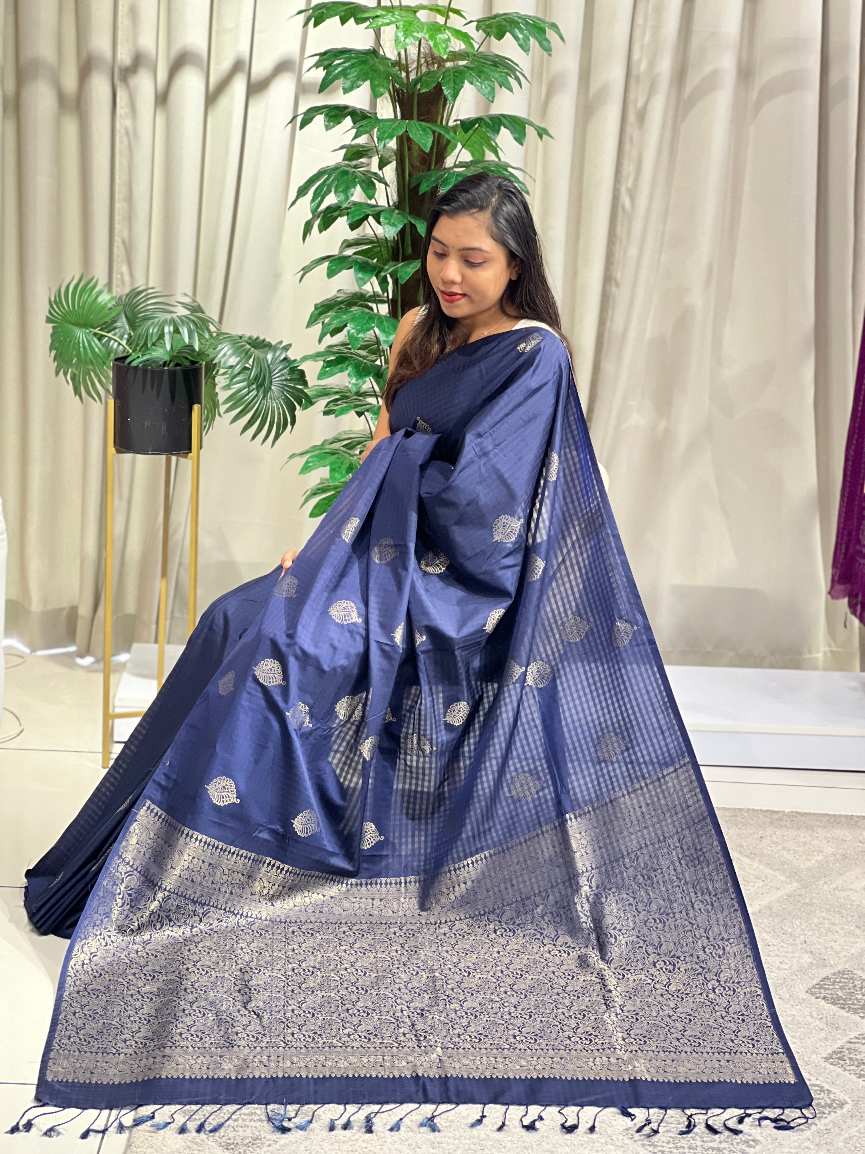 Check Woven Pattern Semi Soft Silk Saree | SEN137