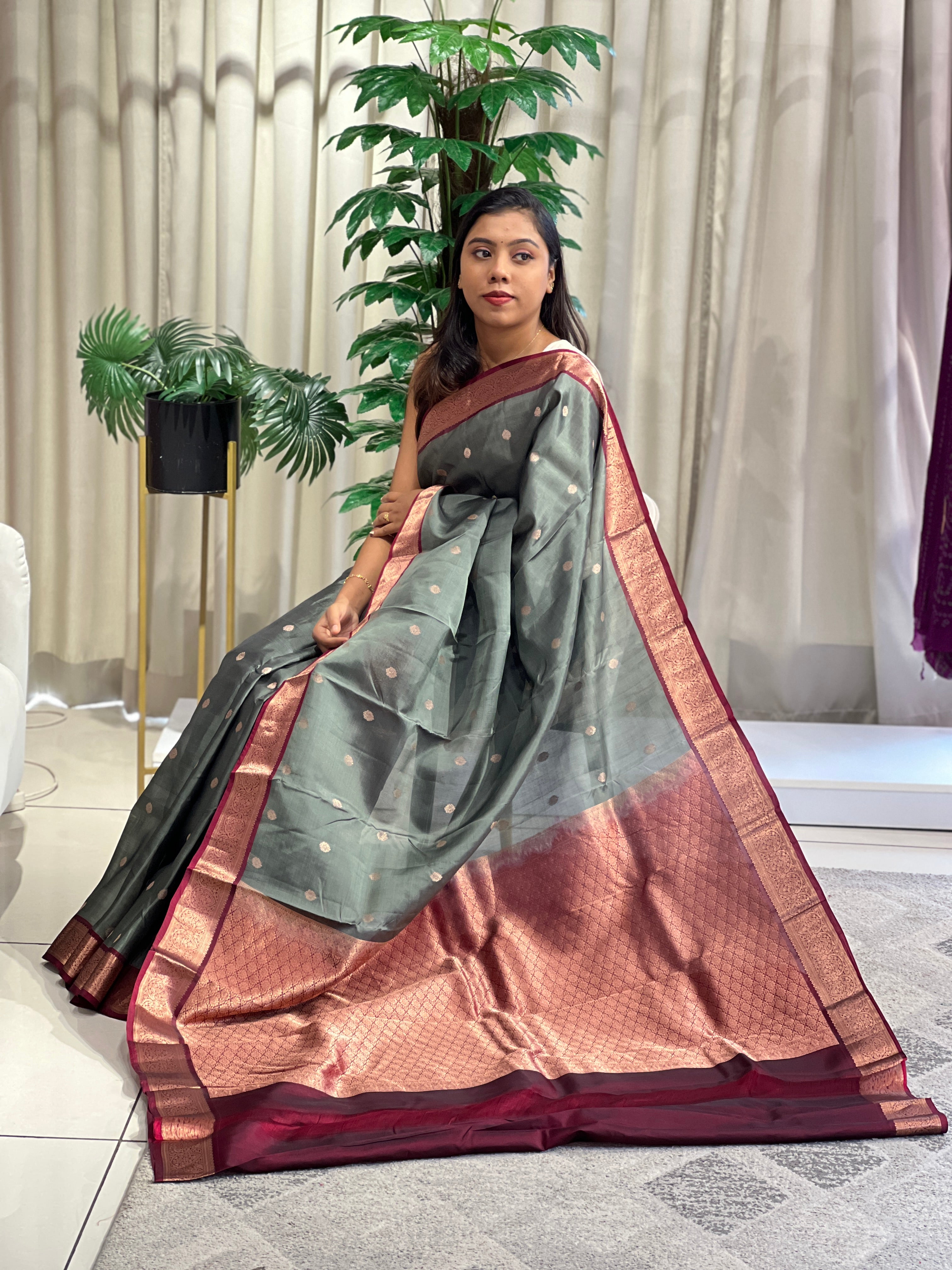 Golden Zari Floral Buta Woven Soft Silk Saree | RAT115
