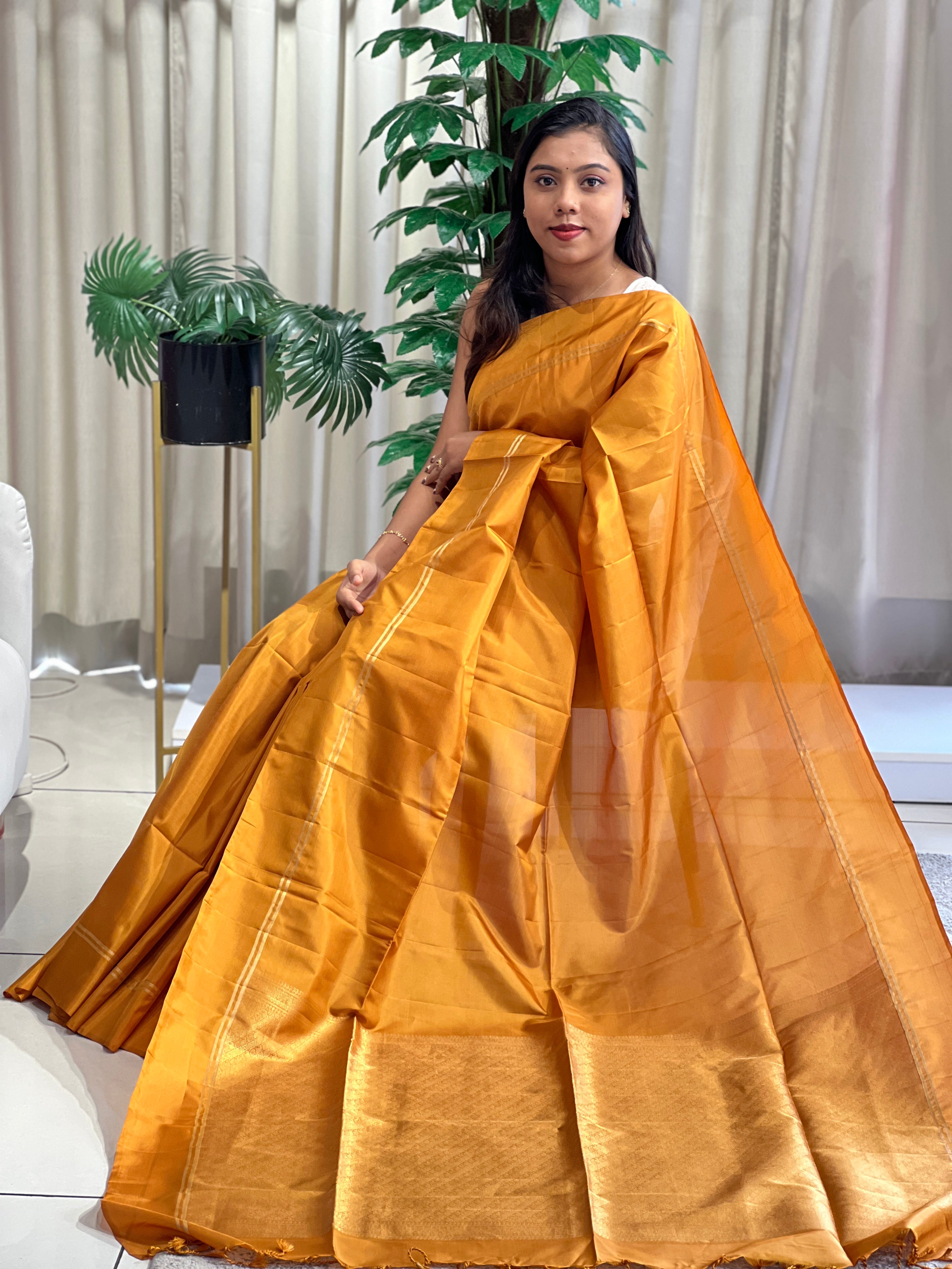 Plain Body With Traditional Golden Zari Border Soft Silk Saree | KSO109
