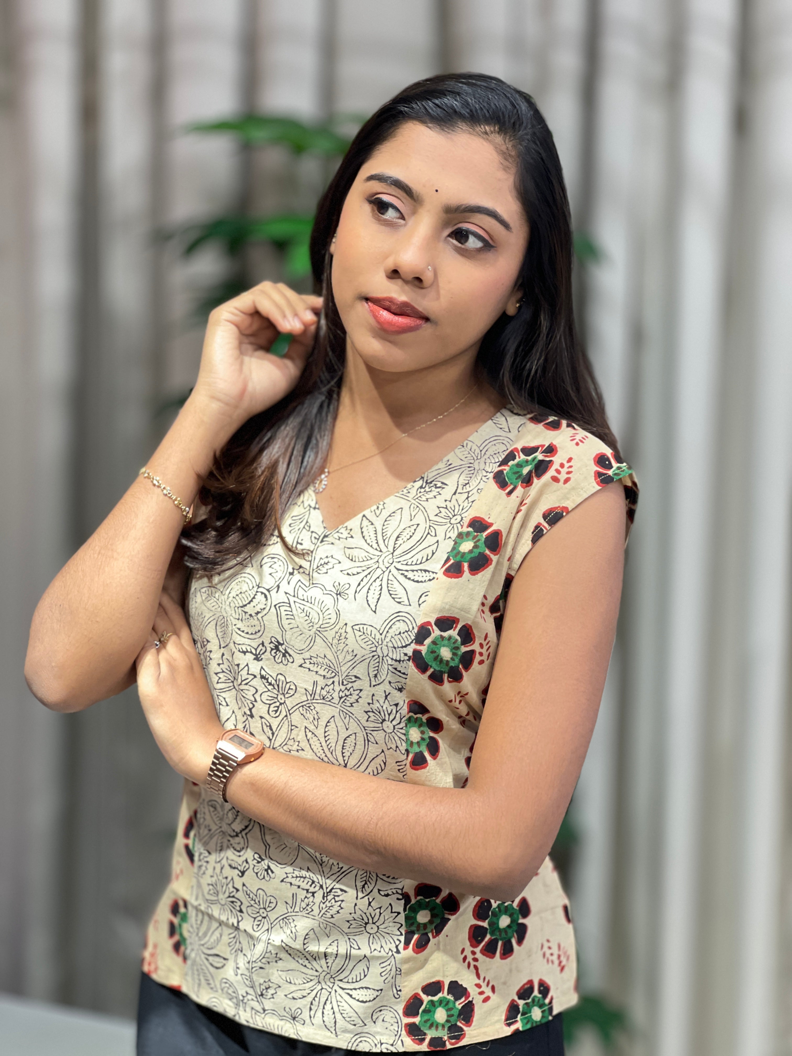 Floral Printed Cotton Short Kurta | DNT1066