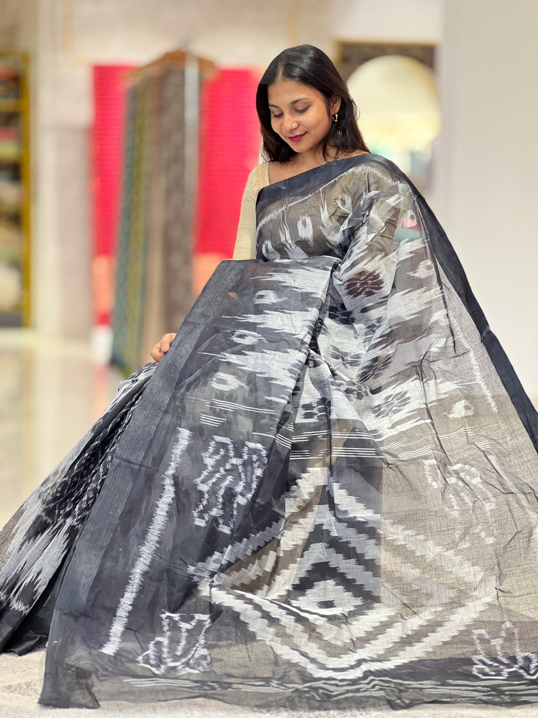 Ikat Weaving Patterned Cotton Saree (Without Blouse) | RP672