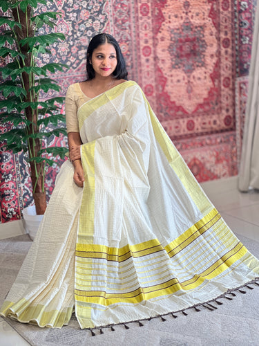 Line Weaving Pattern Tissue Kerala Saree | GAT159