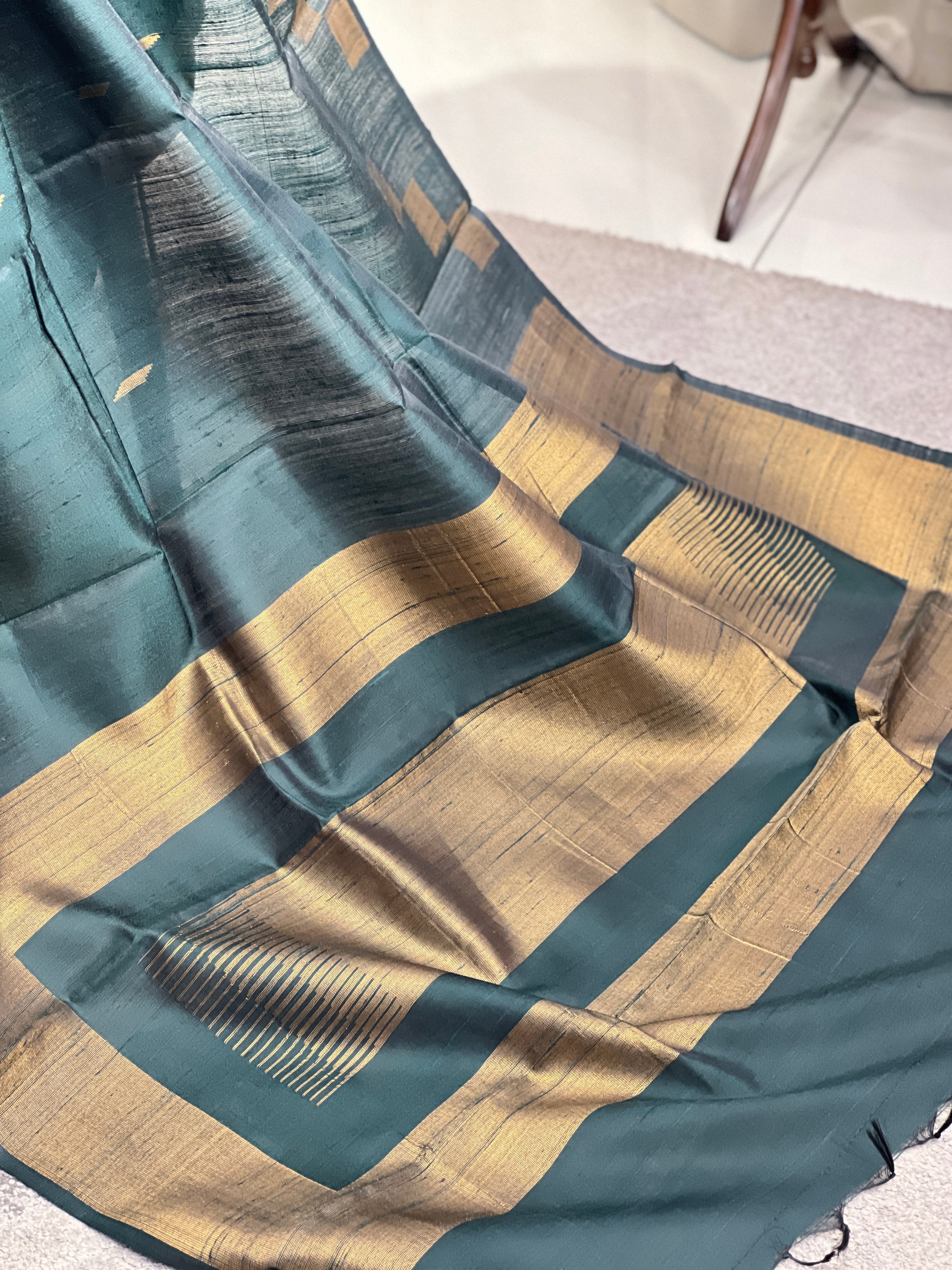 Geometrical Patterned Zari Woven Raw Silk Saree | HS1383