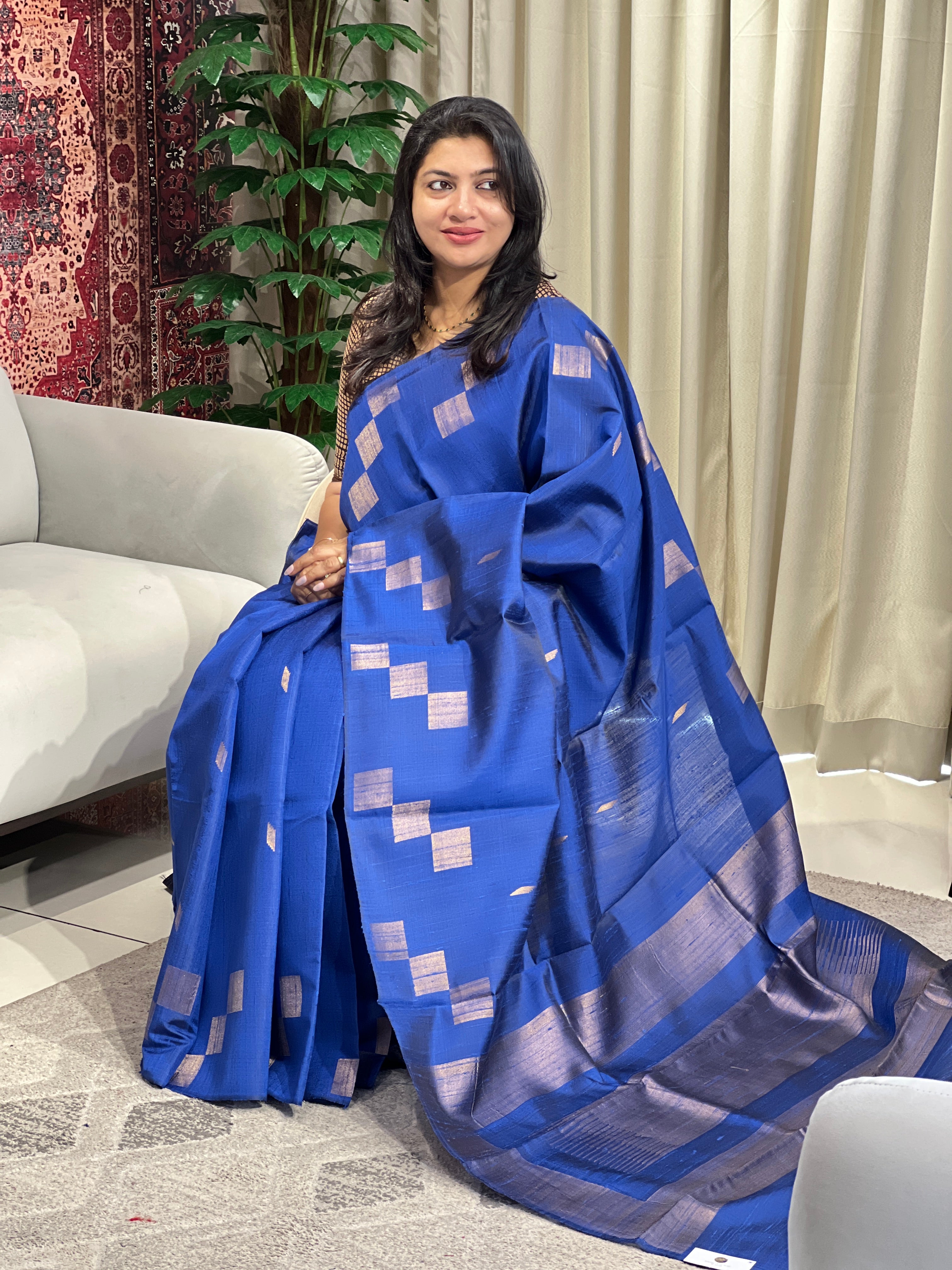 Geometrical Patterned Zari Woven Raw Silk Saree | HS1381