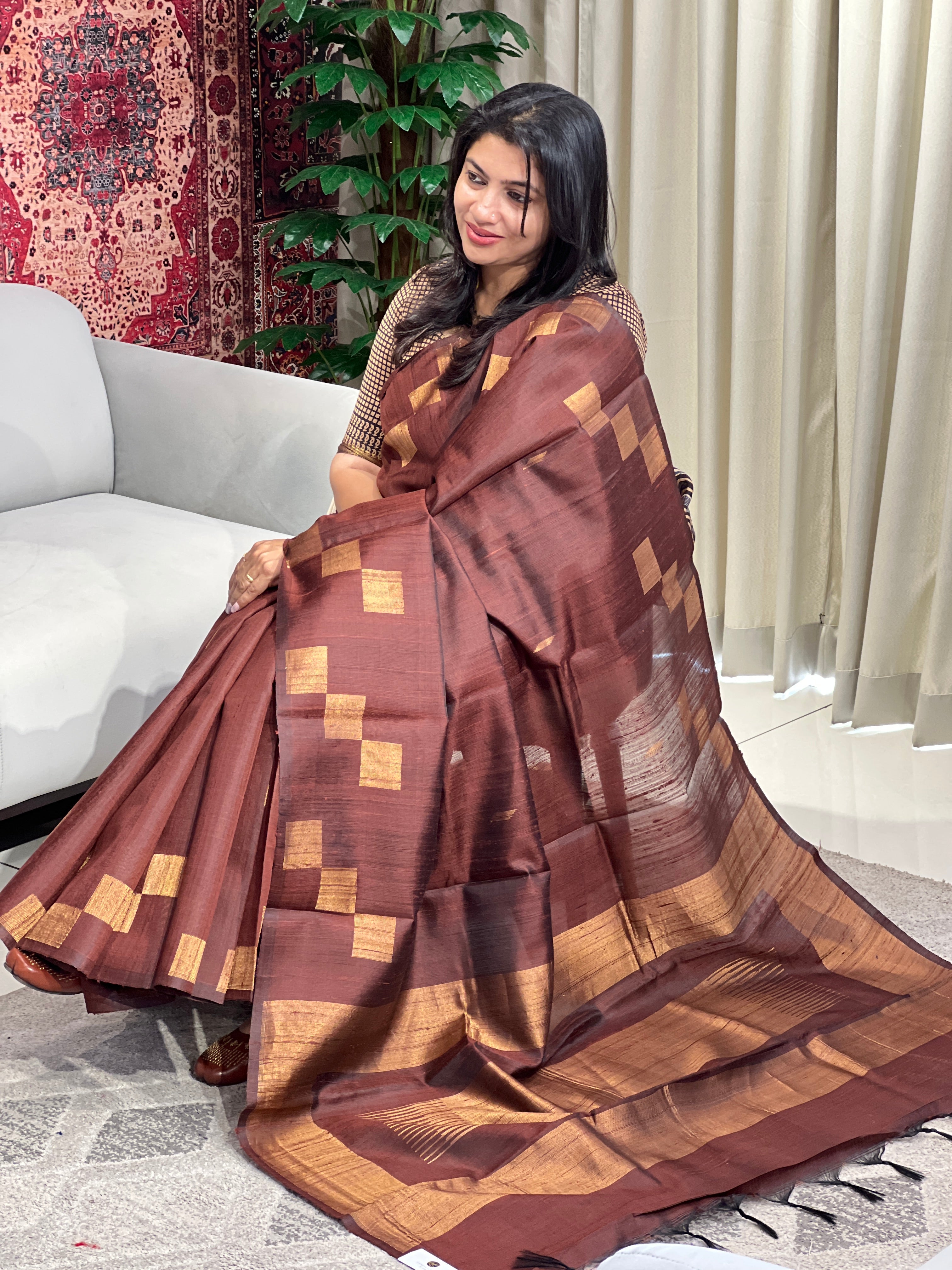 Geometrical Patterned Zari Woven Raw Silk Saree | HS1380