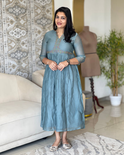 Hand Embroidery With Beads Detailed Silk Chanderi Kurta | DN771