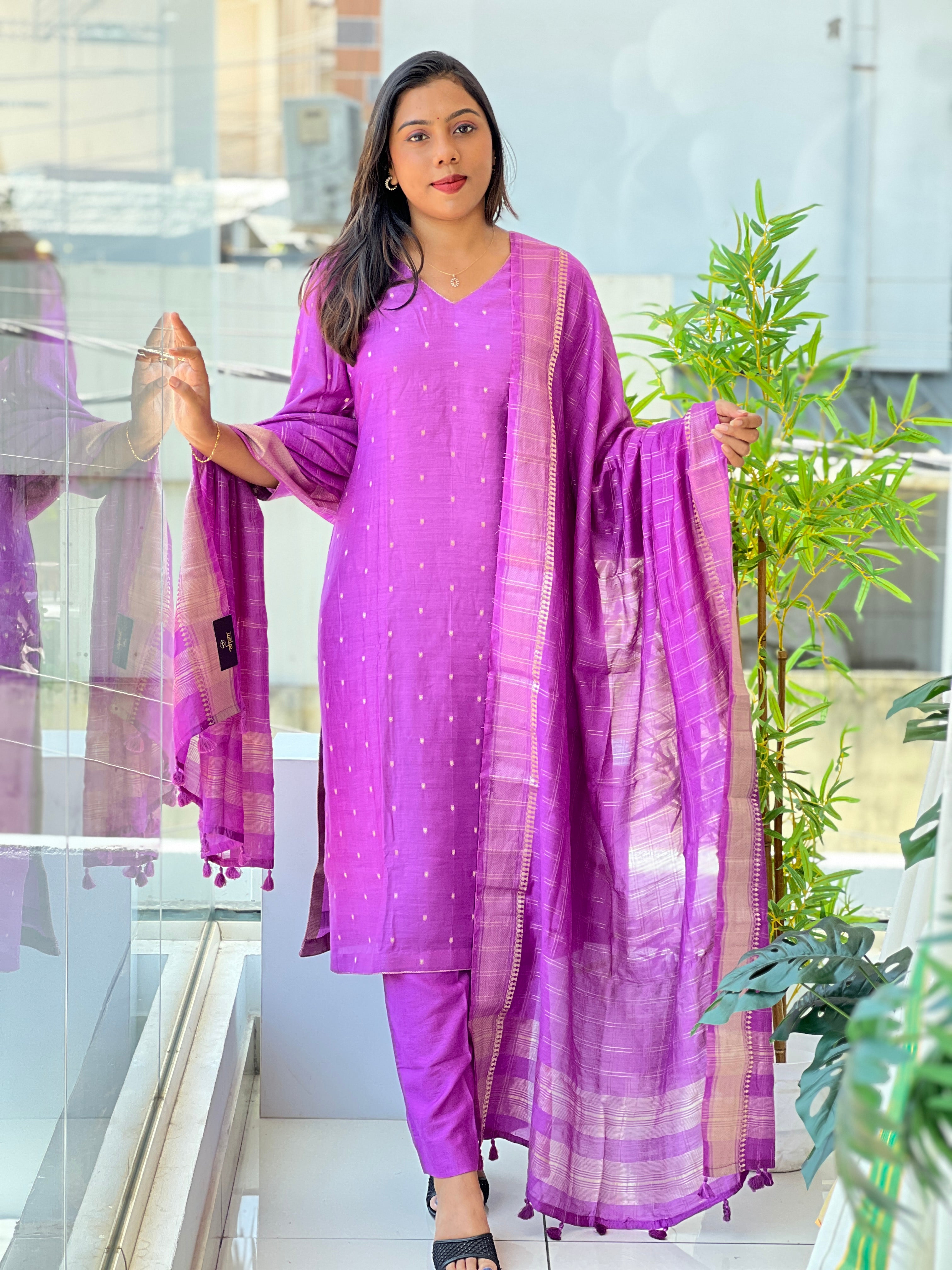 Banarasi Woven Chanderi Kurta Set | YNG1810