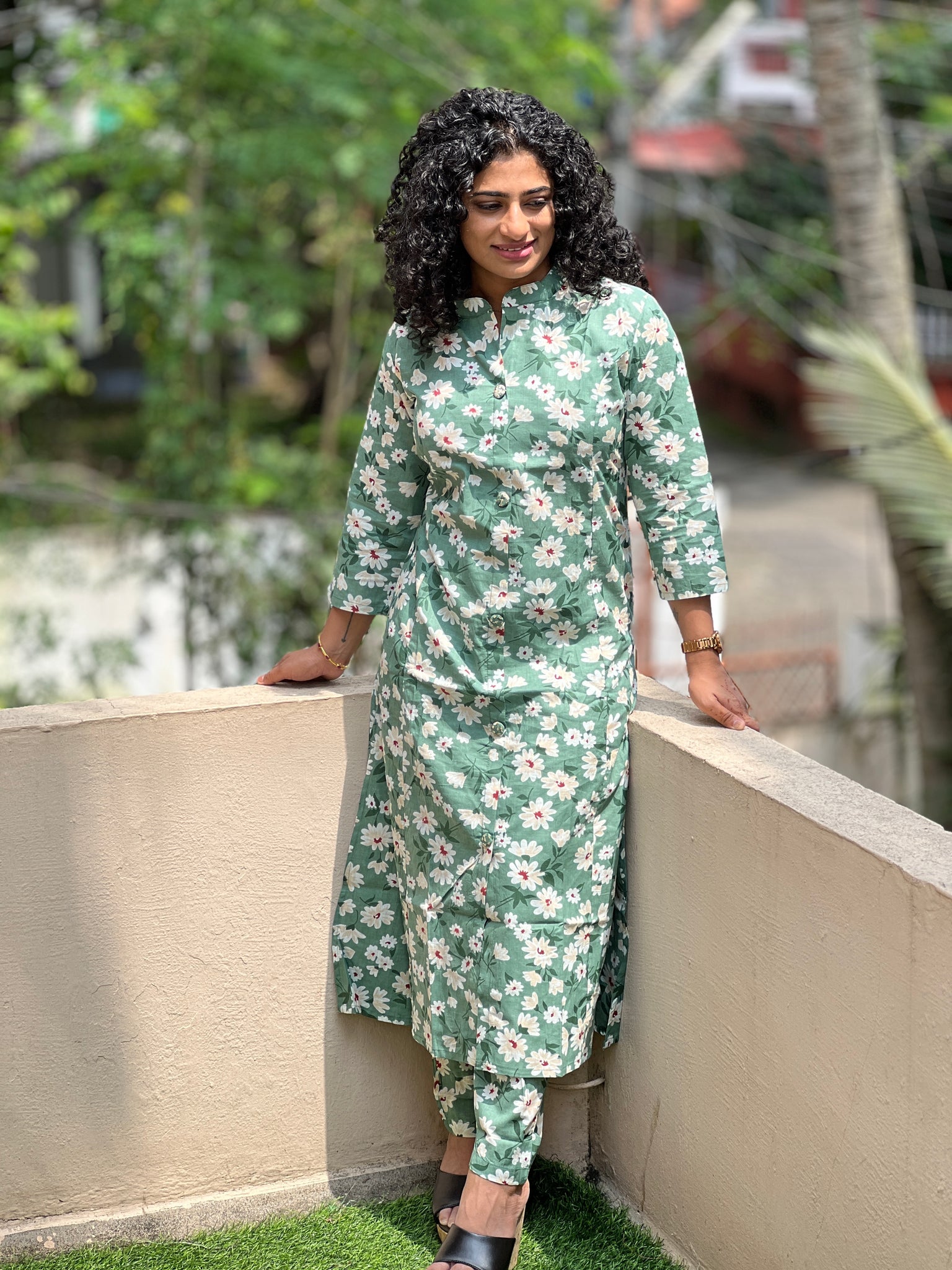 Floral Printed & Embroidered Straight Fit Kurta with Pant - Blue – FASHOR