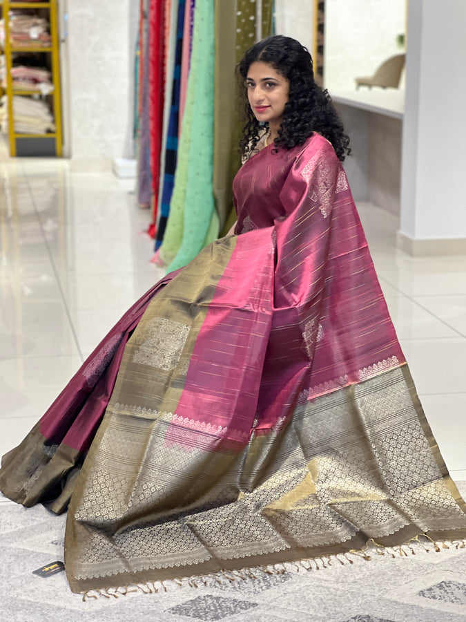 Geometric Patterned Pure Silk Saree | SVC112