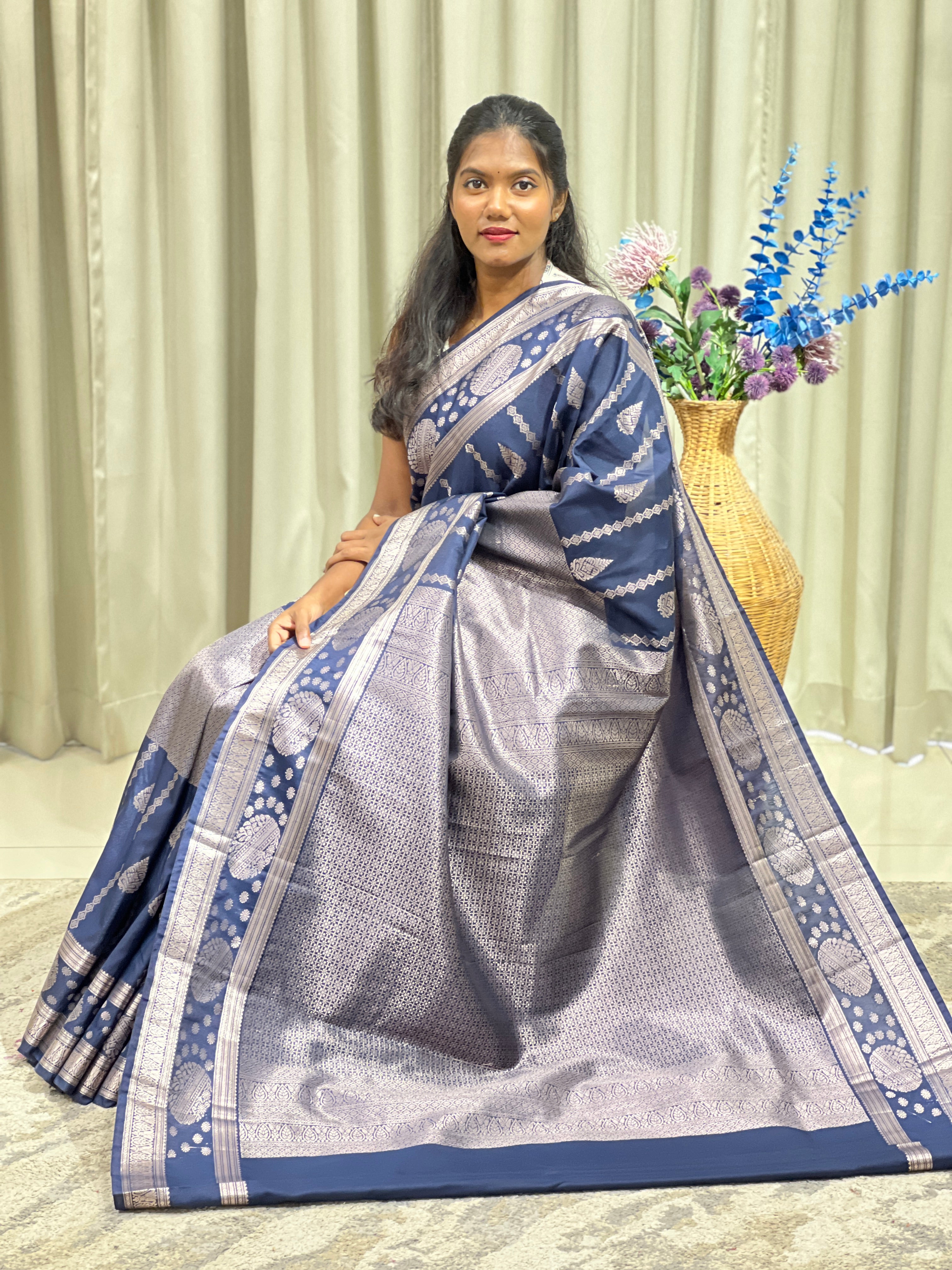 Jacquard Weaving Pattern Soft Silk Saree | RVS248