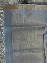 Golden Zari Woven Handloom Pure Silk Saree | SVC125