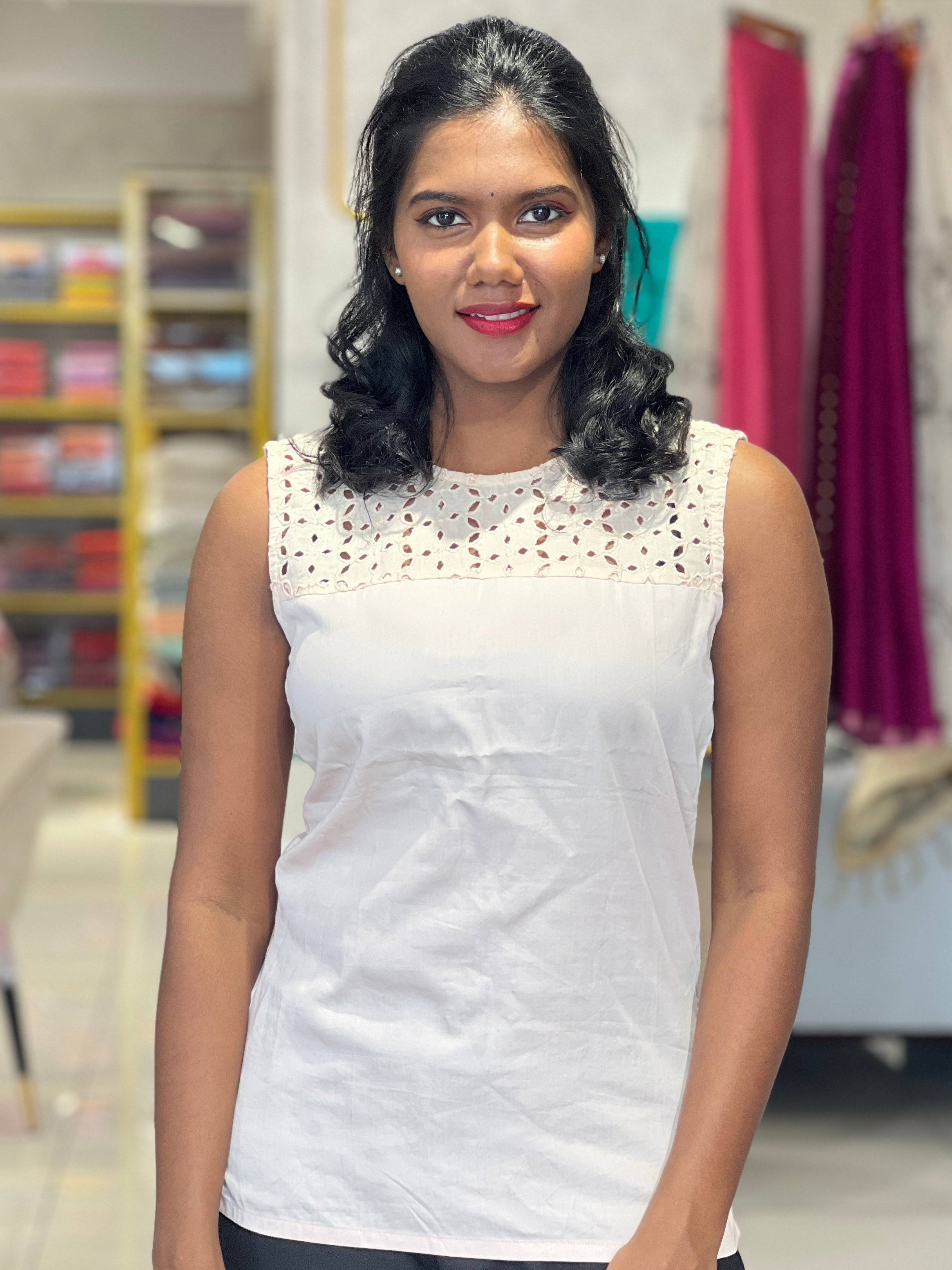 Cut Work detailed Cotton Short Top | JY383