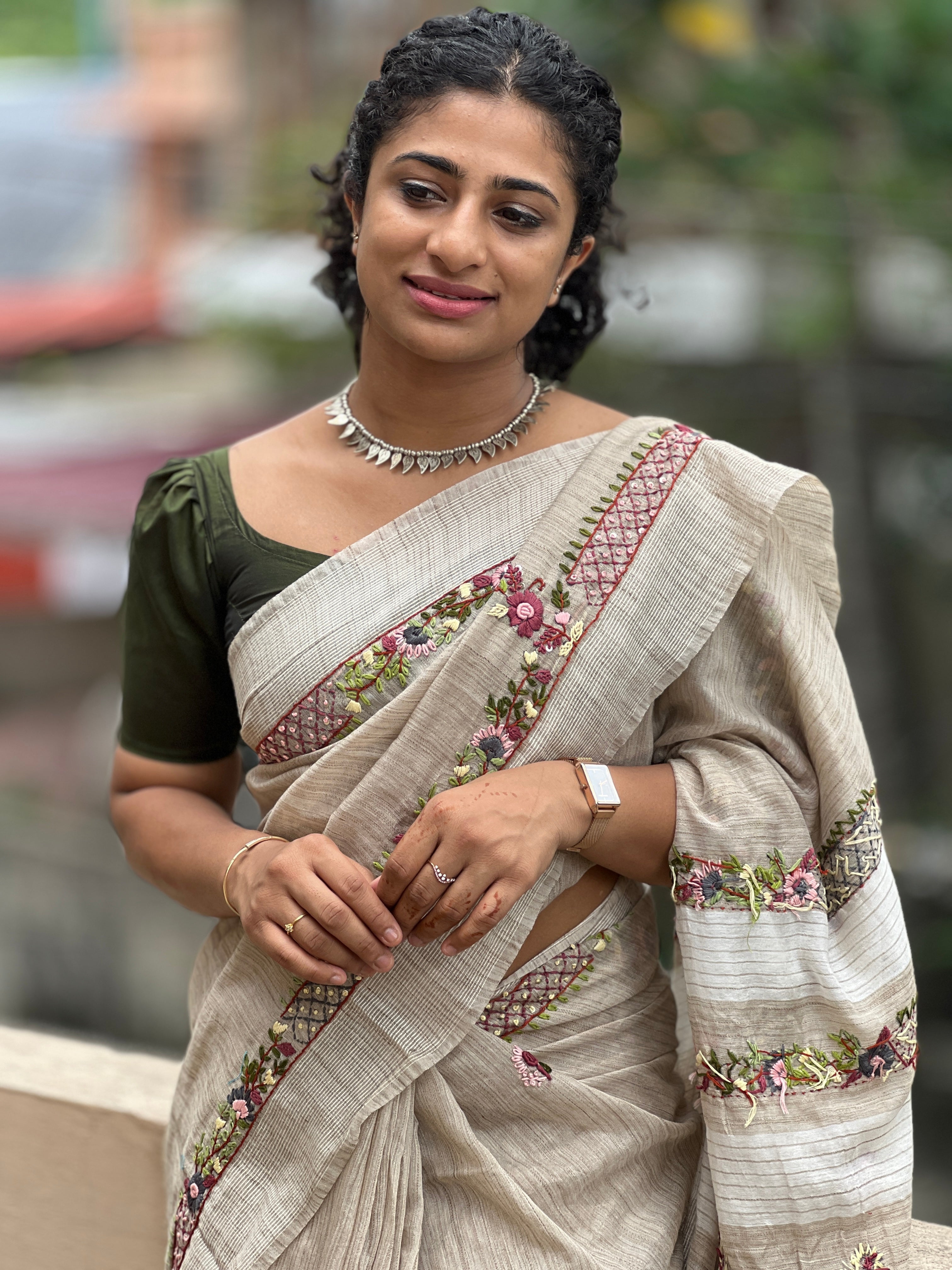 Line Weaving Pattern Embroided Linen Saree | RP366