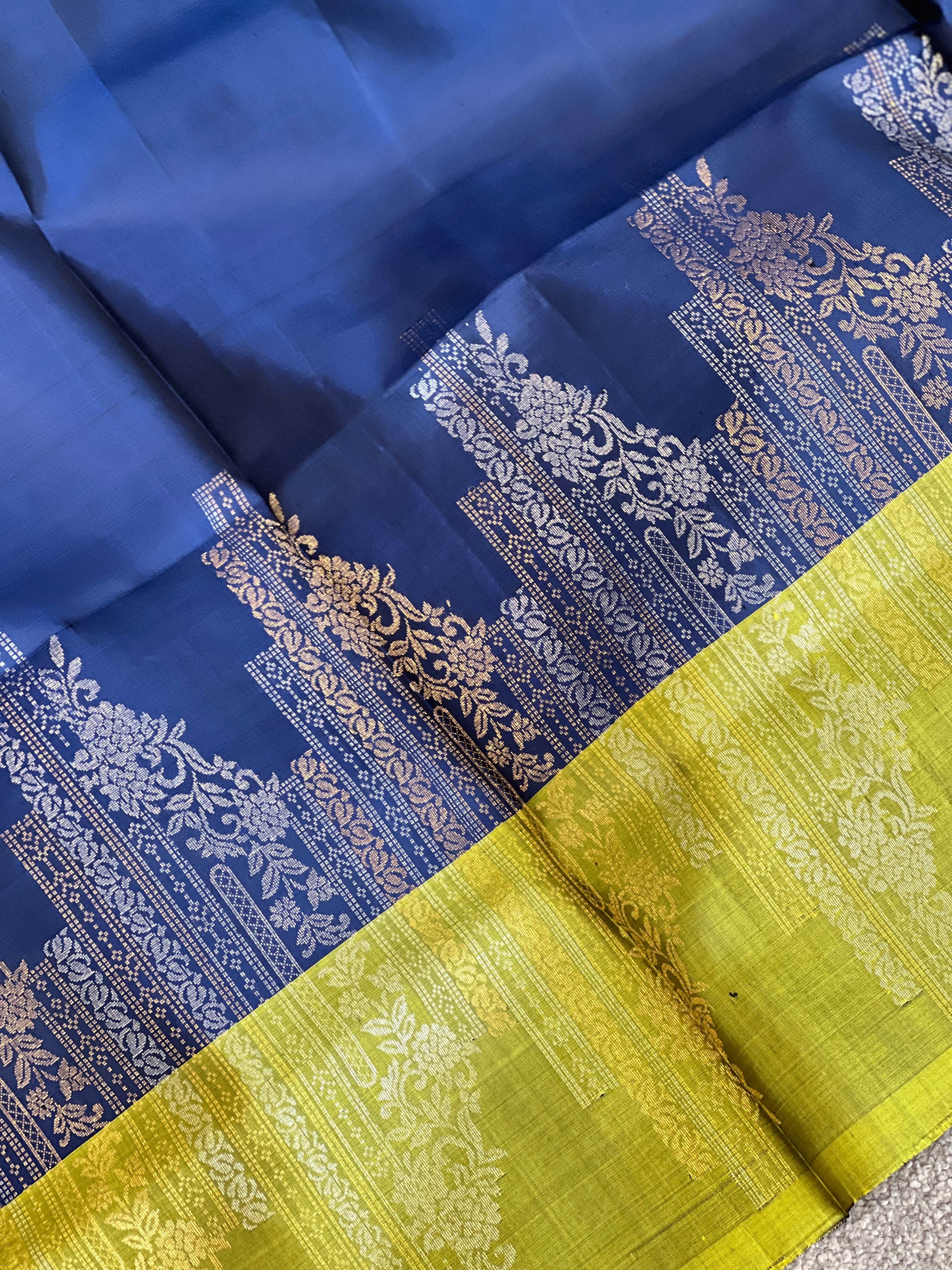 Zari Woven Handloom Pure Silk Saree | SVC122