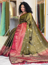 Traditional Buta Detailed Soft Silk Saree | SVC132