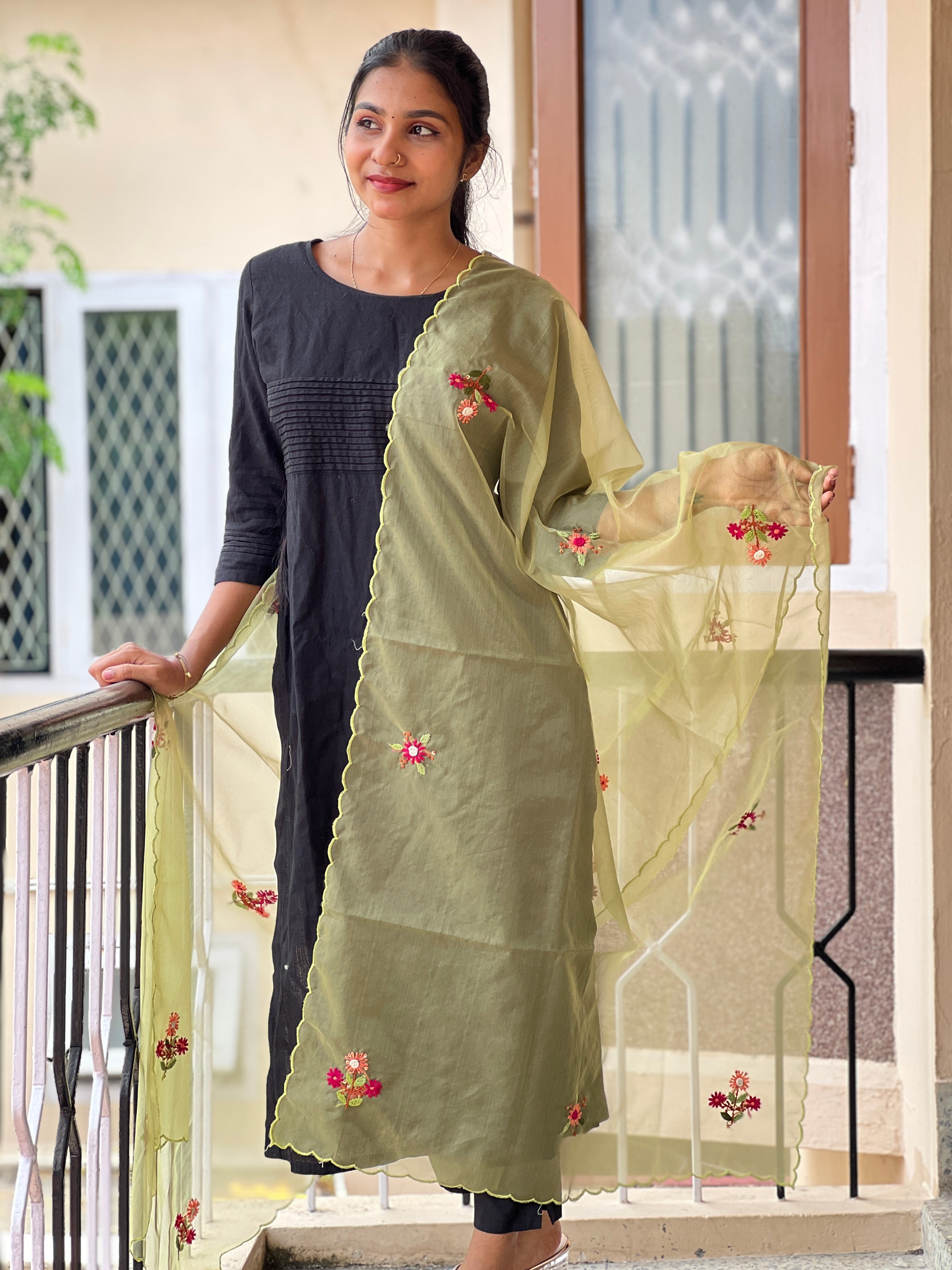 Hand Embroiderd Organza Dupatta | OS121