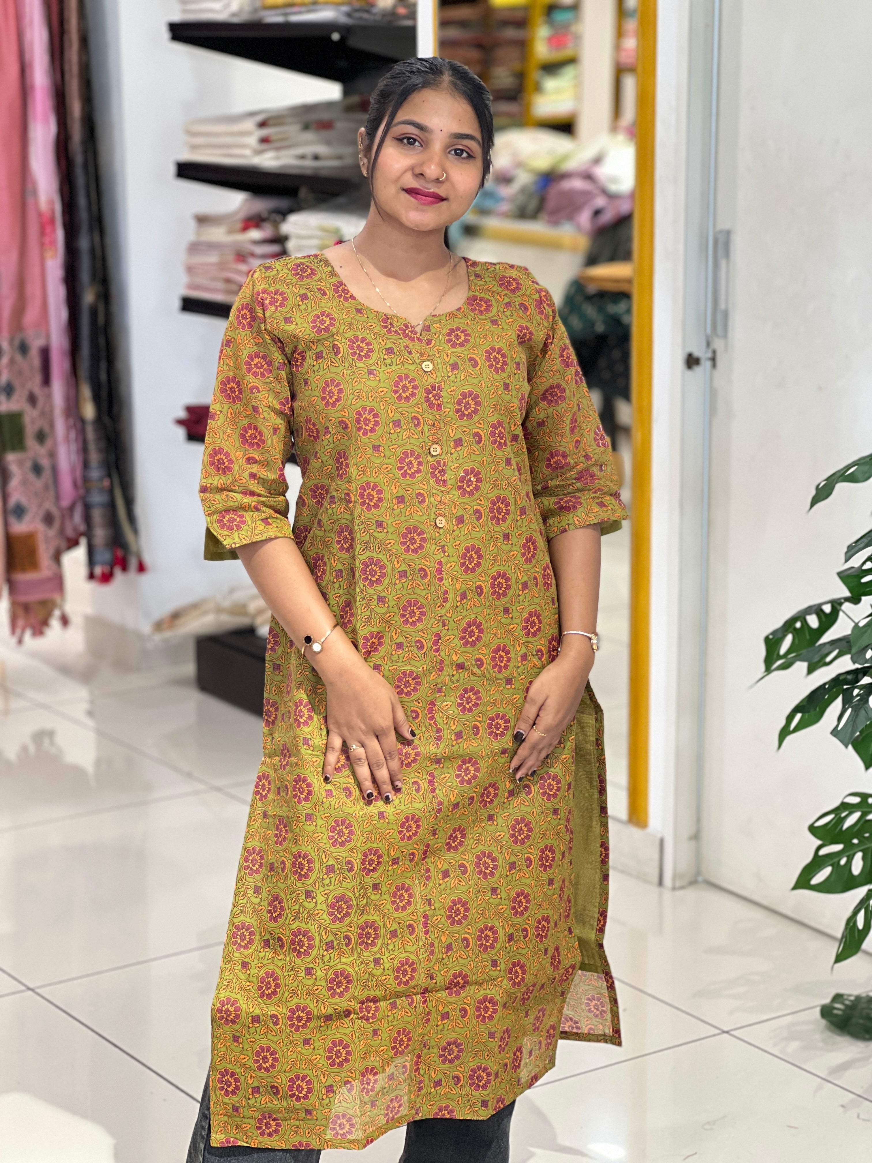 Floral Print Detailed Chanderi Kurta | RMLA275