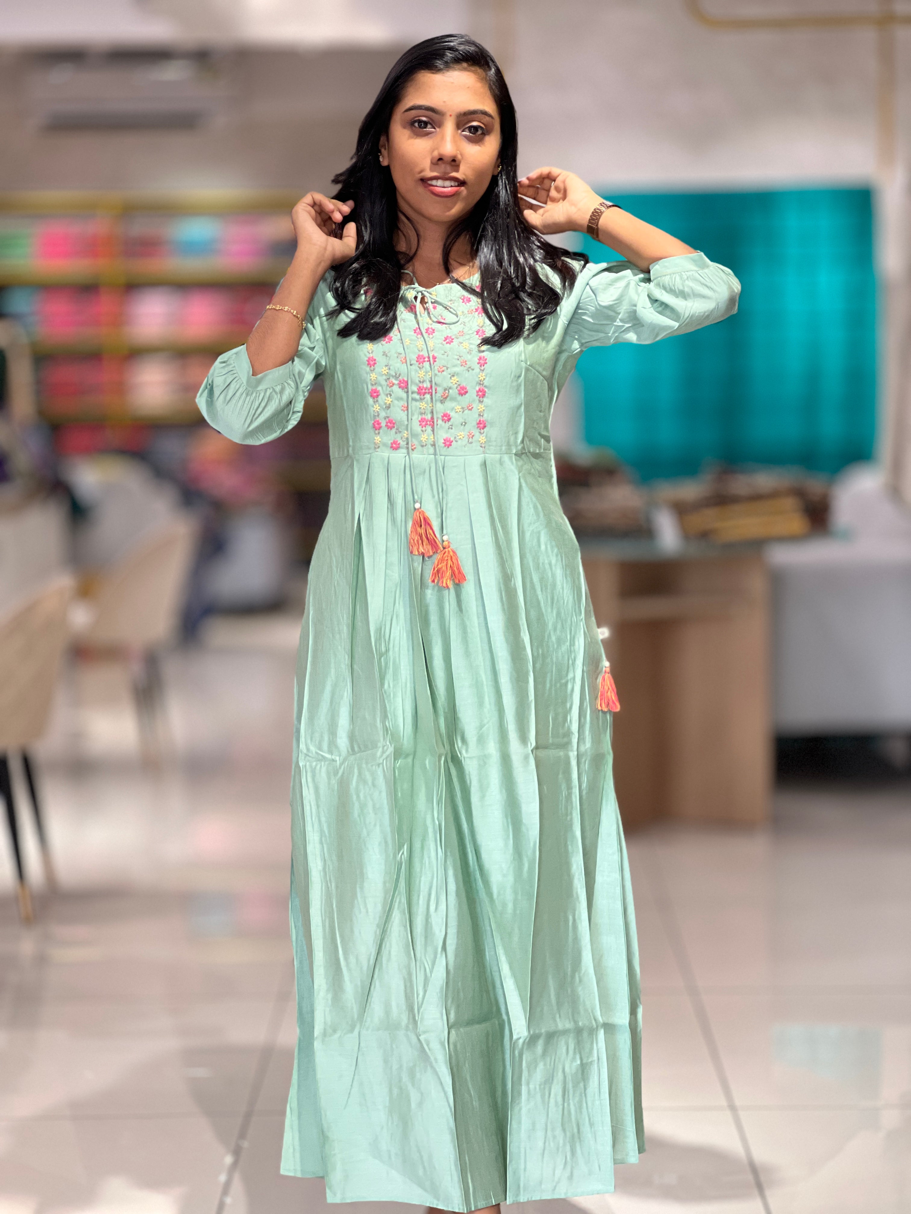 Floral Embroidery Detailed Chanderi Finish Kurta | ACL104