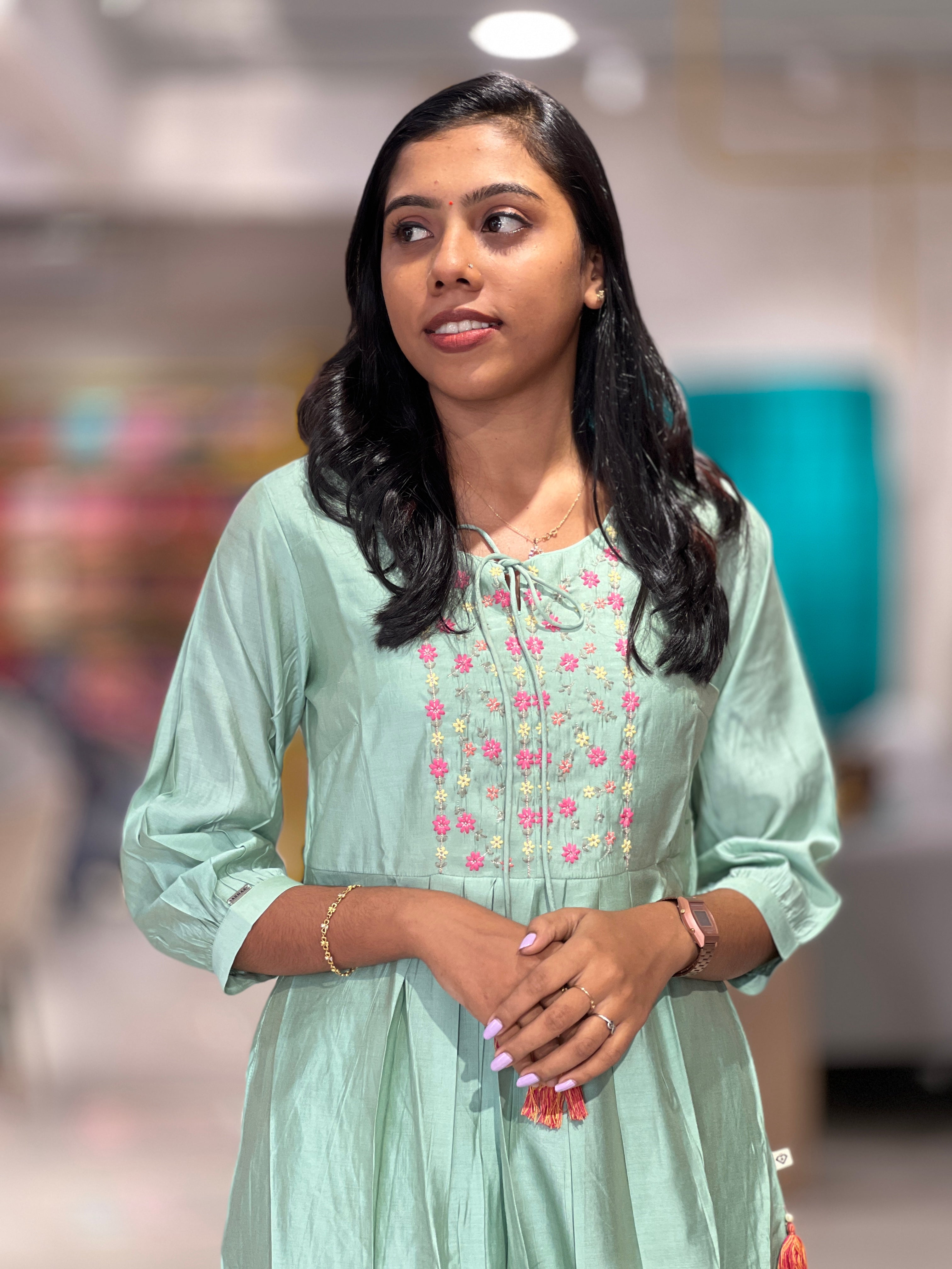 Floral Embroidery Detailed Chanderi Finish Kurta | ACL104