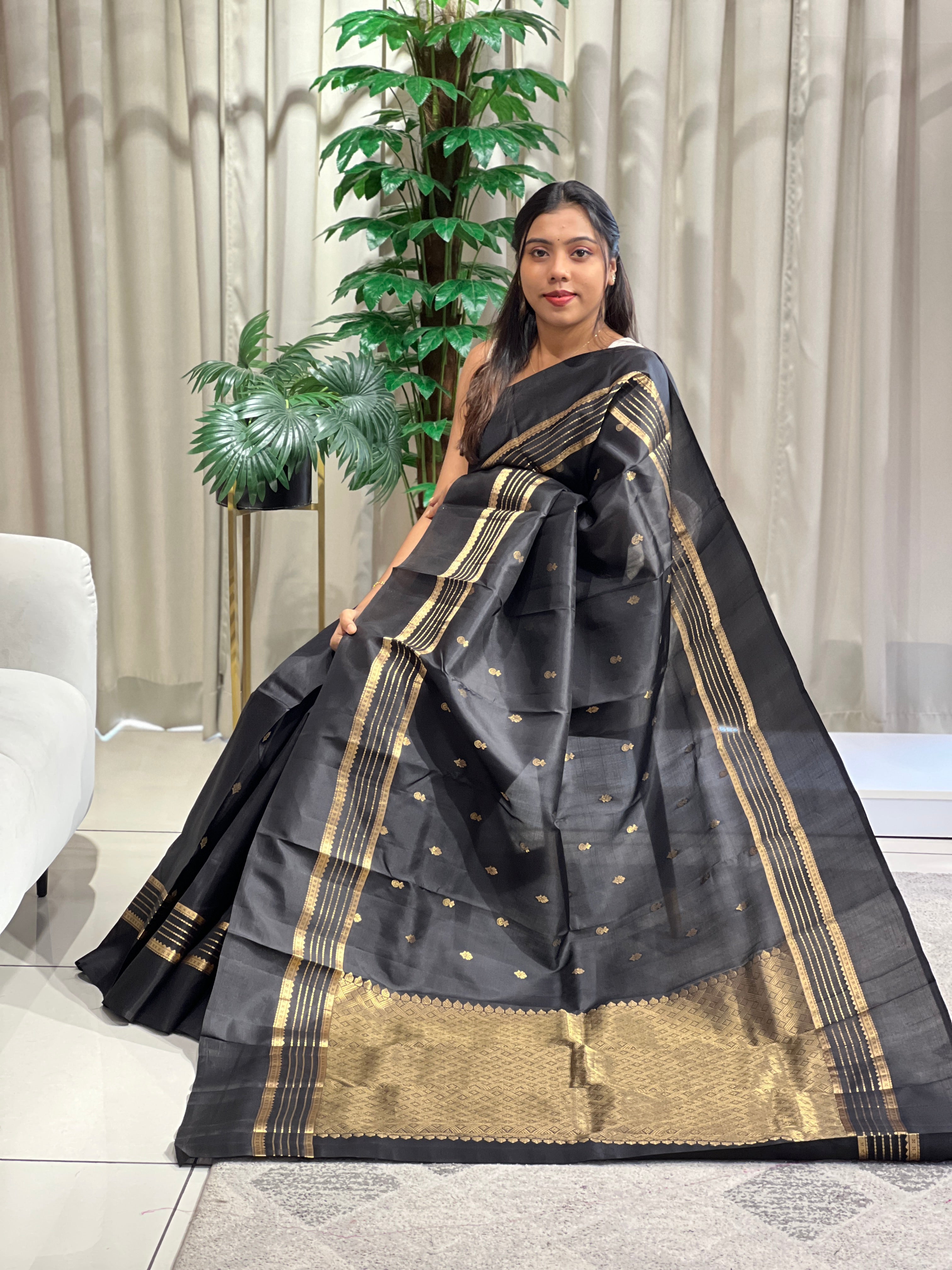 Regal Black Soft Silk Saree with Intricate Floral Buta Design | SMT134