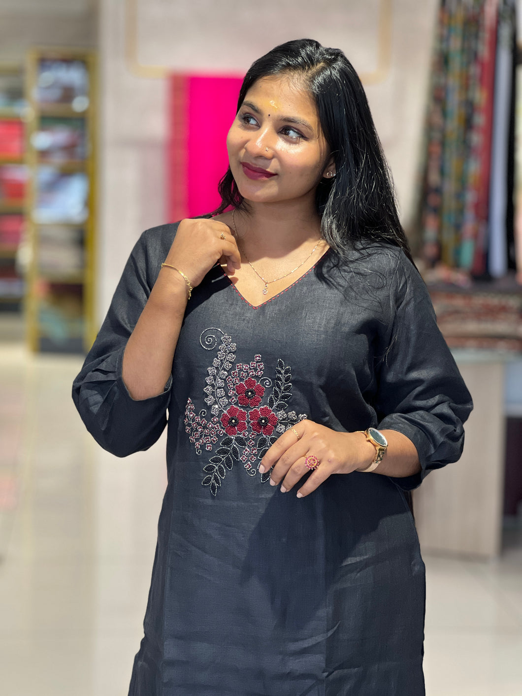 Hand Embroidery Detailed Linen Kurta Top & Bottom | EC109