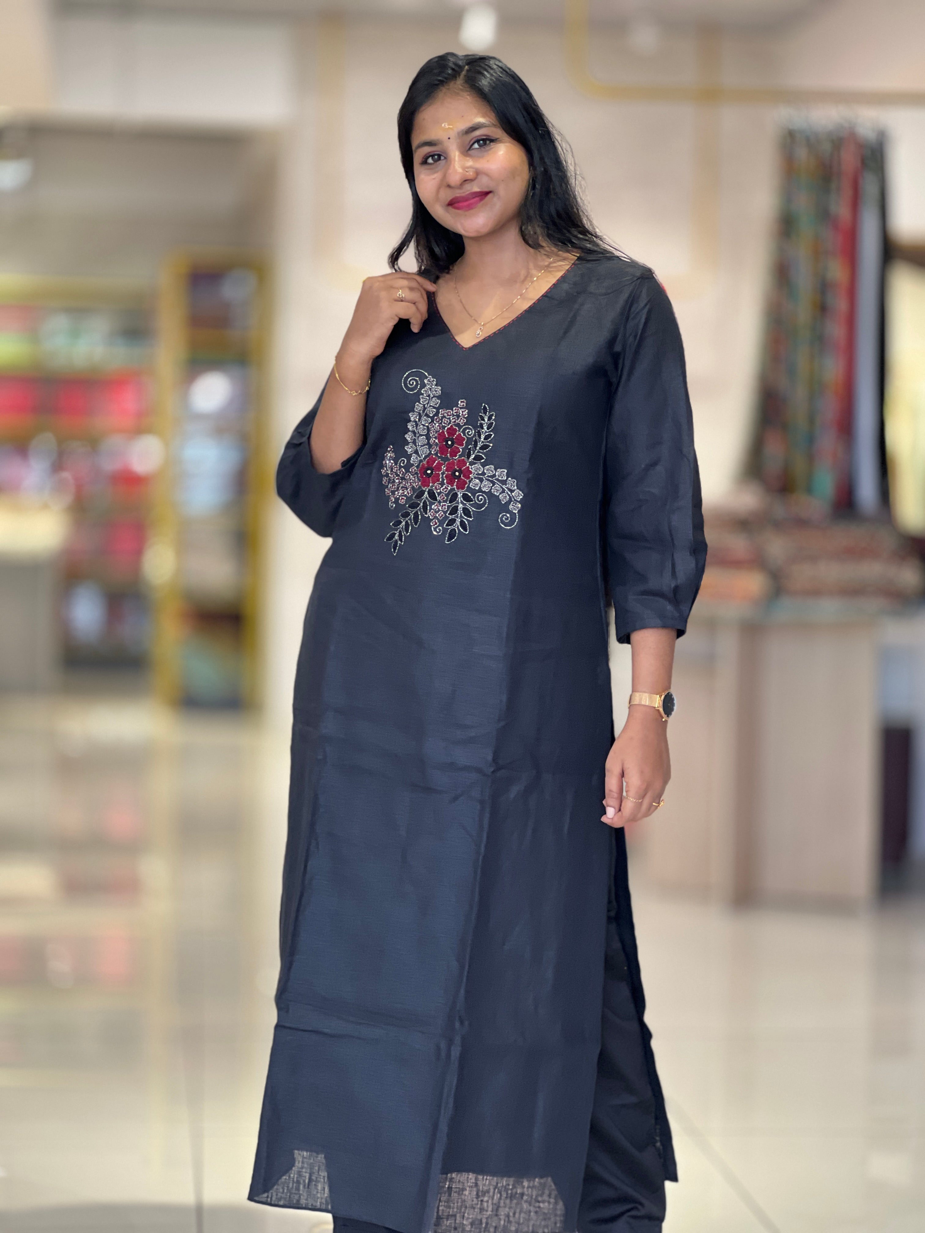 Hand Embroidery Detailed Linen Kurta Top & Bottom | EC109