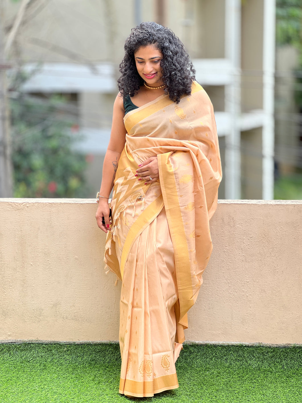 Zari Woven Motif Semi Silk Saree | KF164