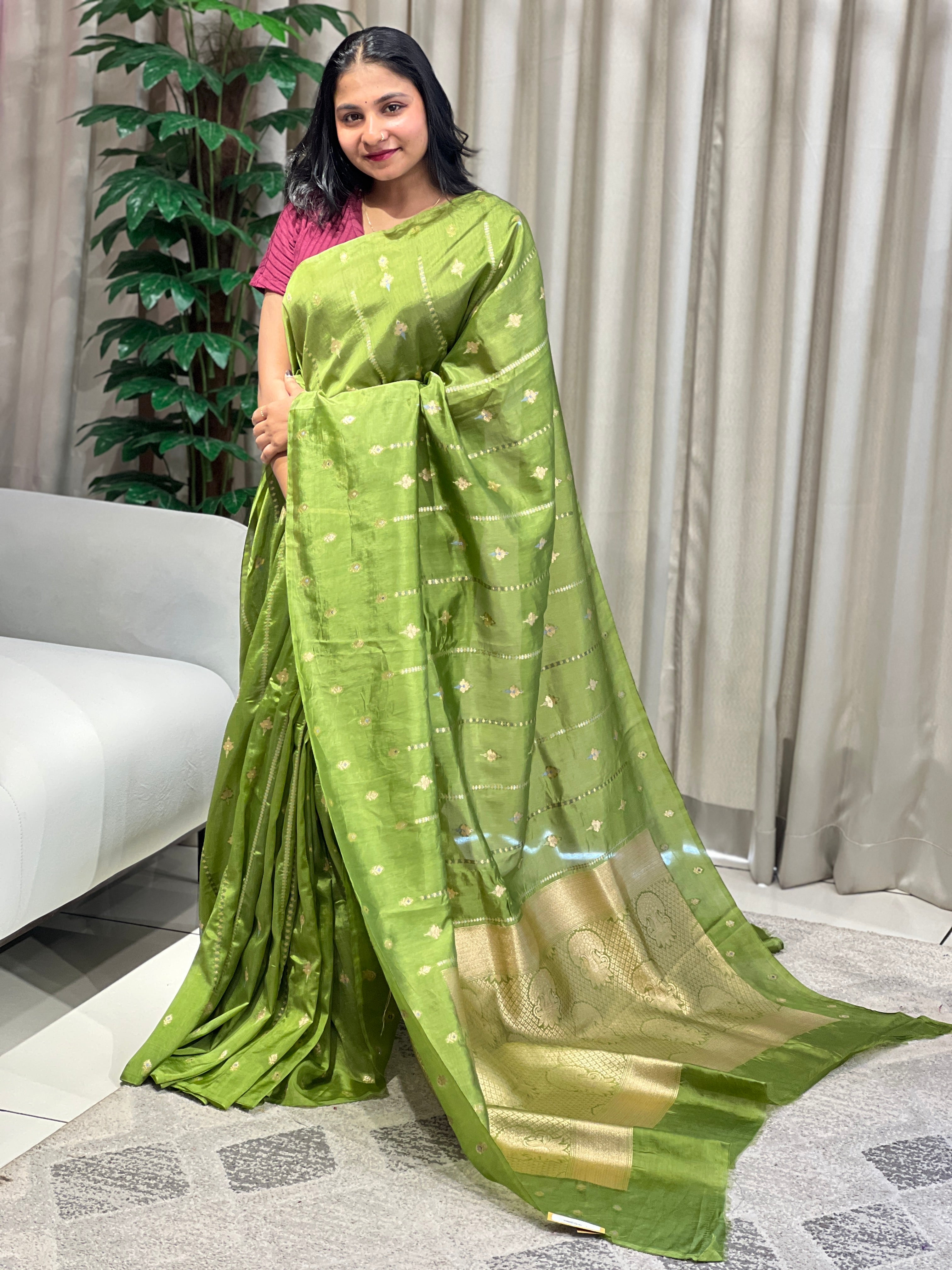 Zari And Thread Woven Semi Silk Saree | NN440