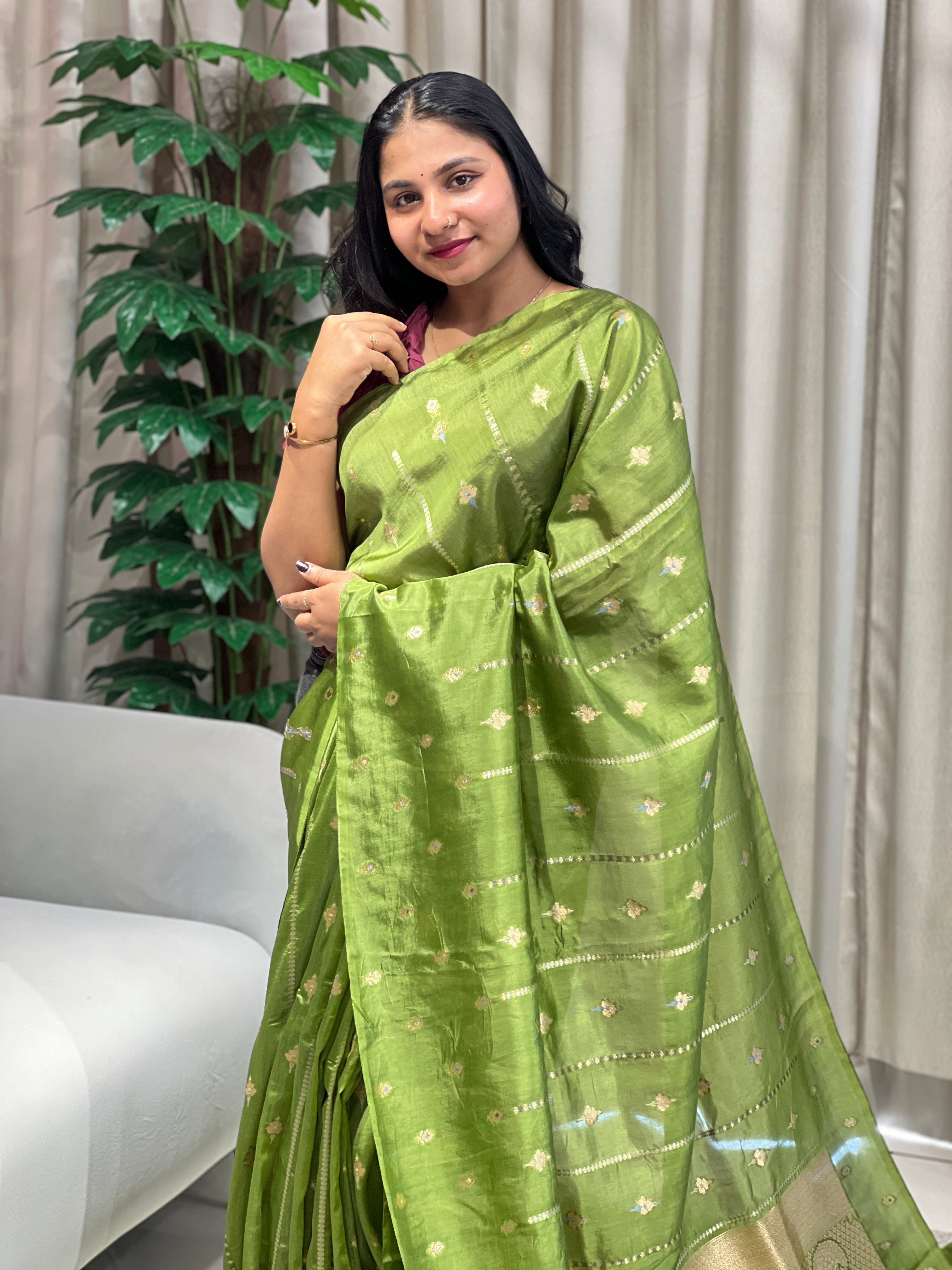 Zari And Thread Woven Semi Silk Saree | NN440