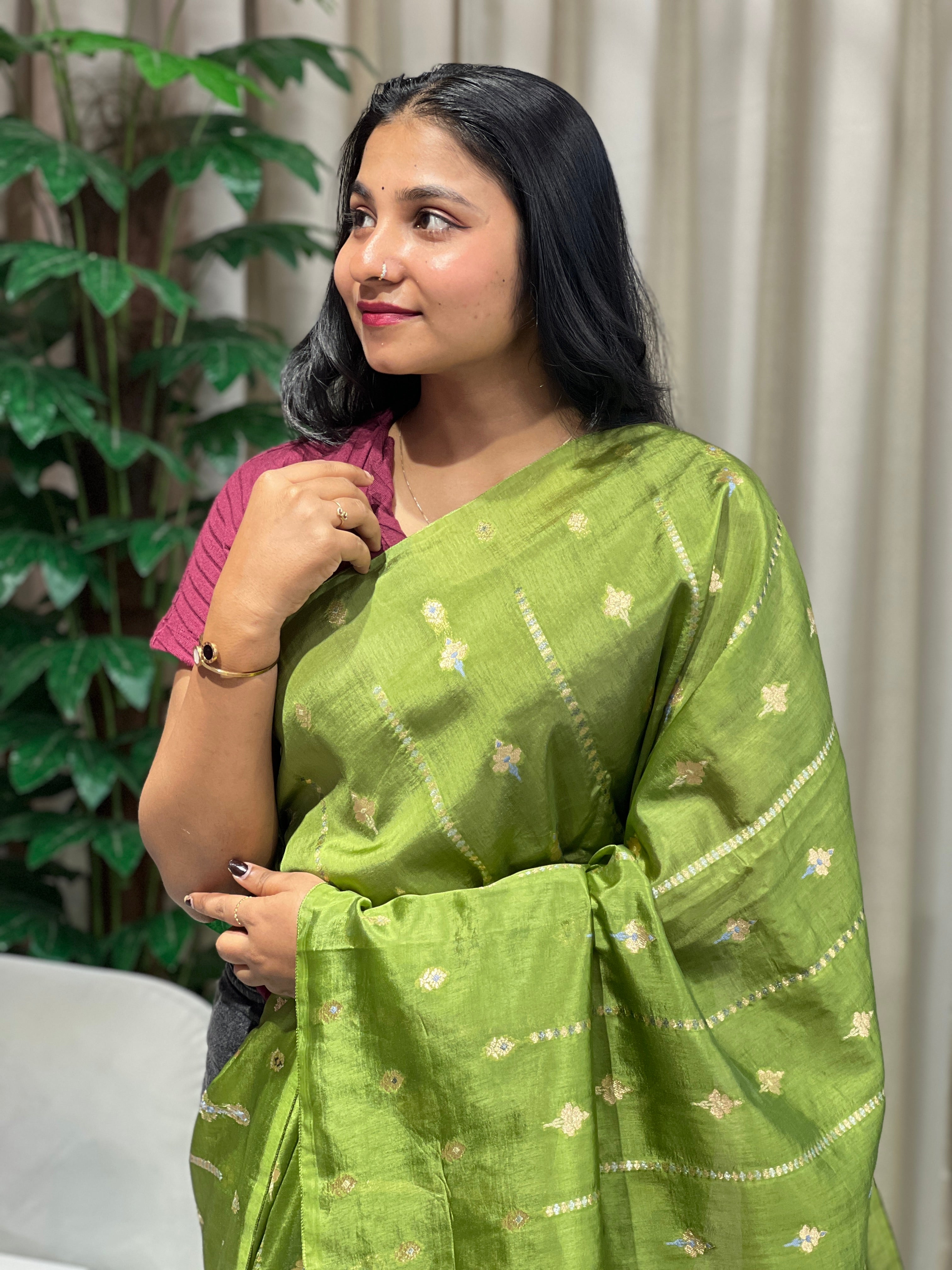 Zari And Thread Woven Semi Silk Saree | NN440