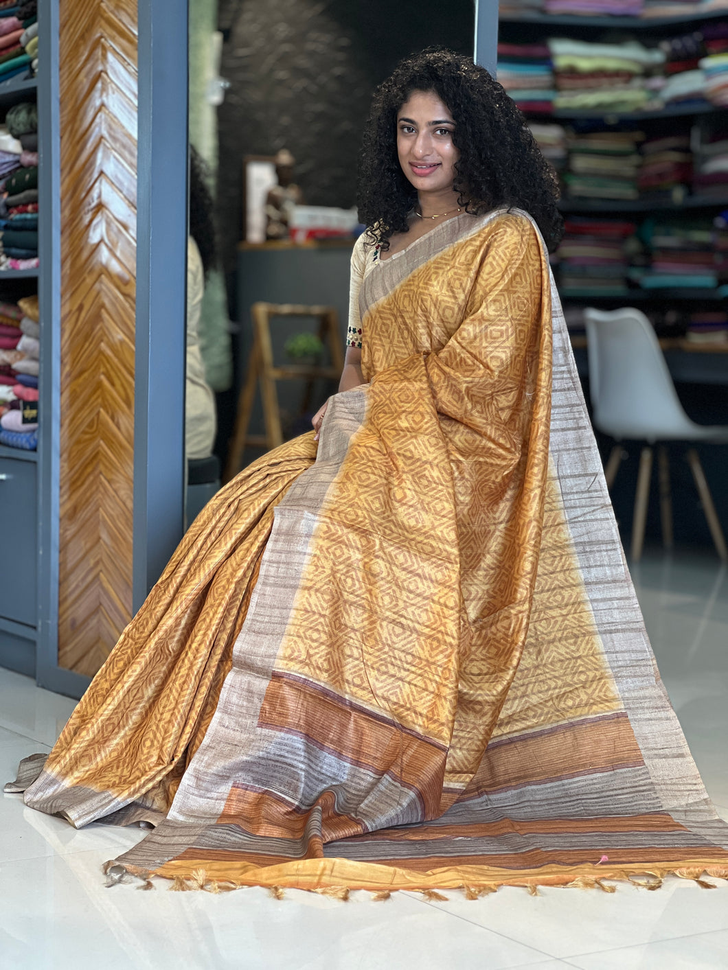 Geometrical Printed Geecha Tussar Finish Saree | KSD122