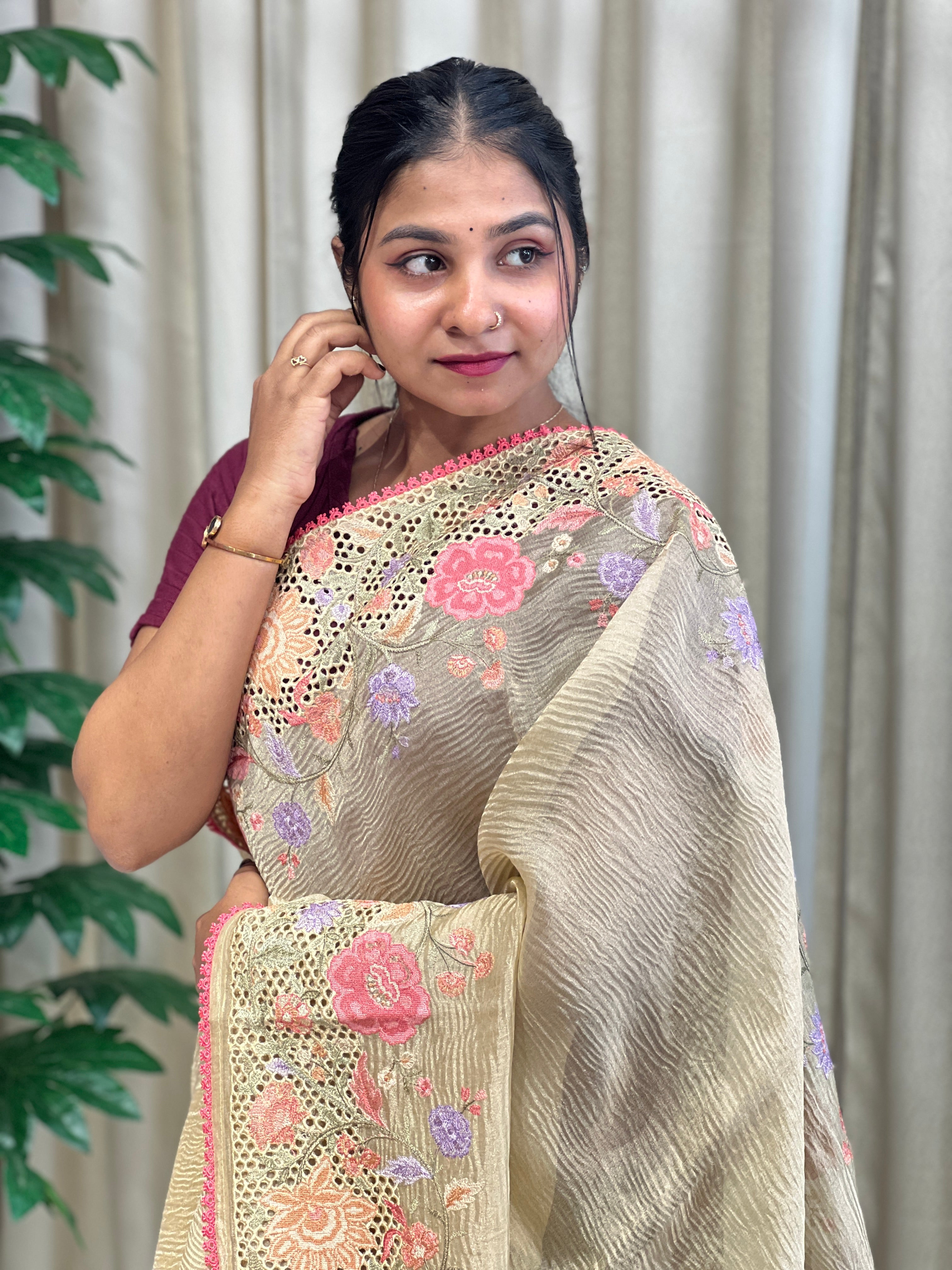 Floral Cutwork Embroidery Crushed Tissue Organza Saree | RGD980R