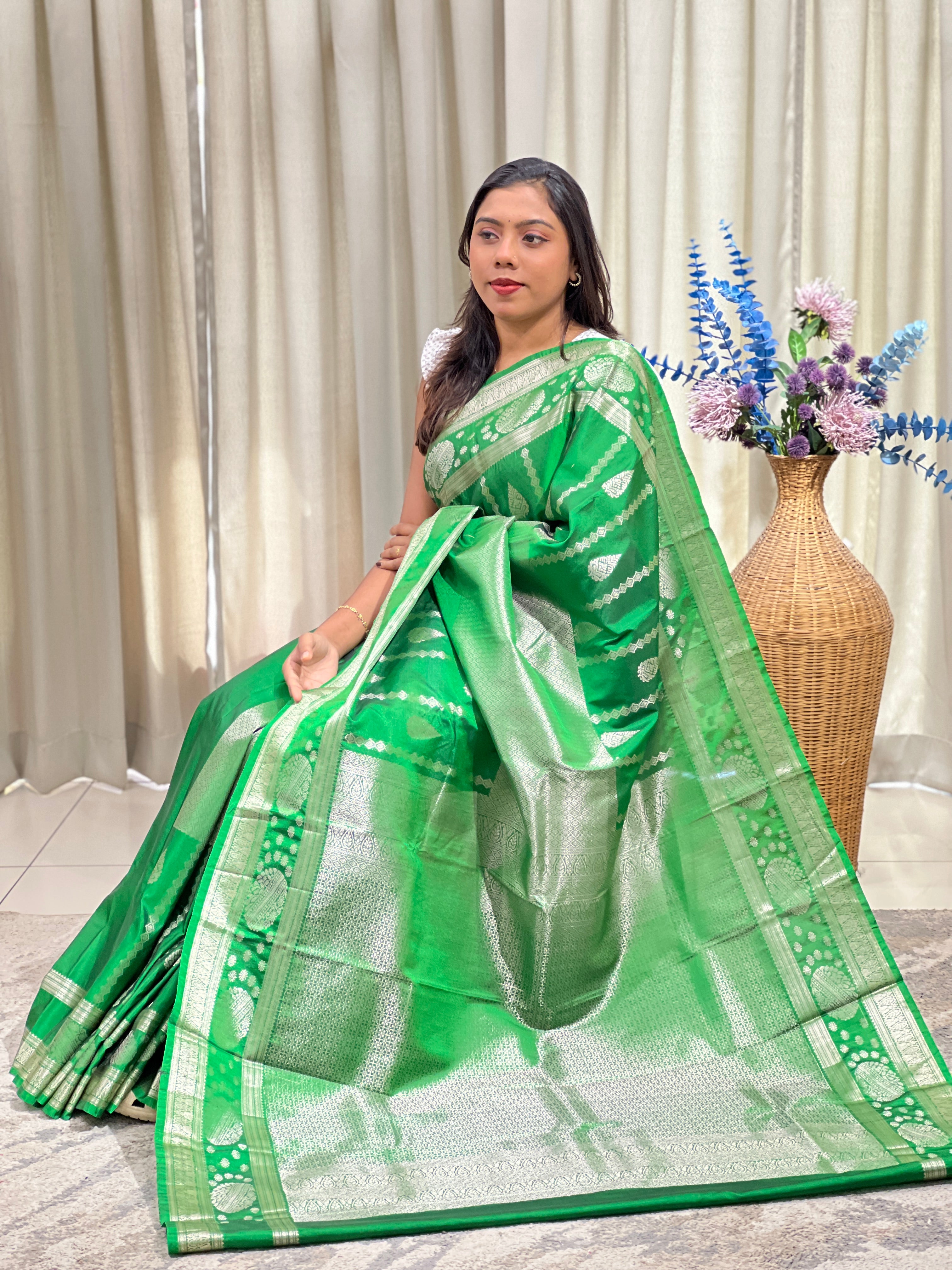 Jacquard Weaving Pattern Soft Silk Saree | RVS245