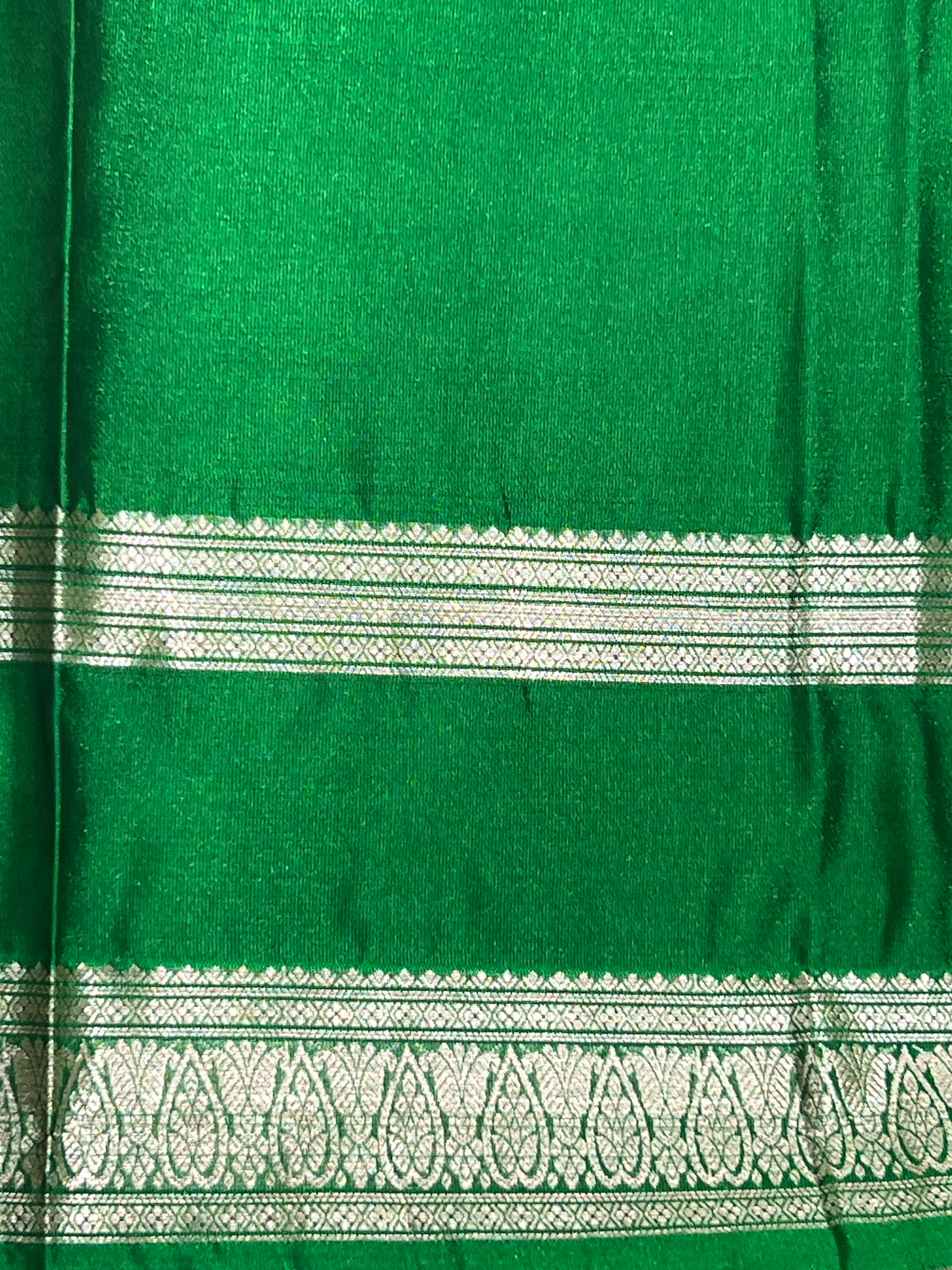 Jacquard Weaving Pattern Soft Silk Saree | RVS245