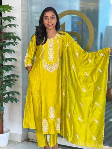 Embroidery Pattern Chanderi Silk Kurta Set | ACL111