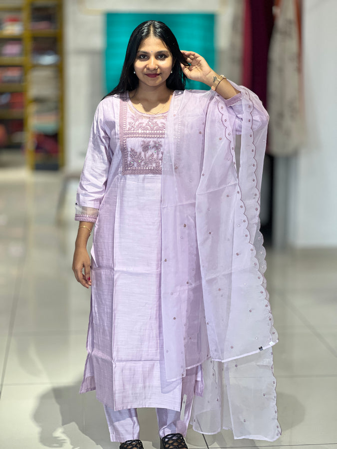 Embroidery Pattern Chanderi Silk Kurta Set | ACL109