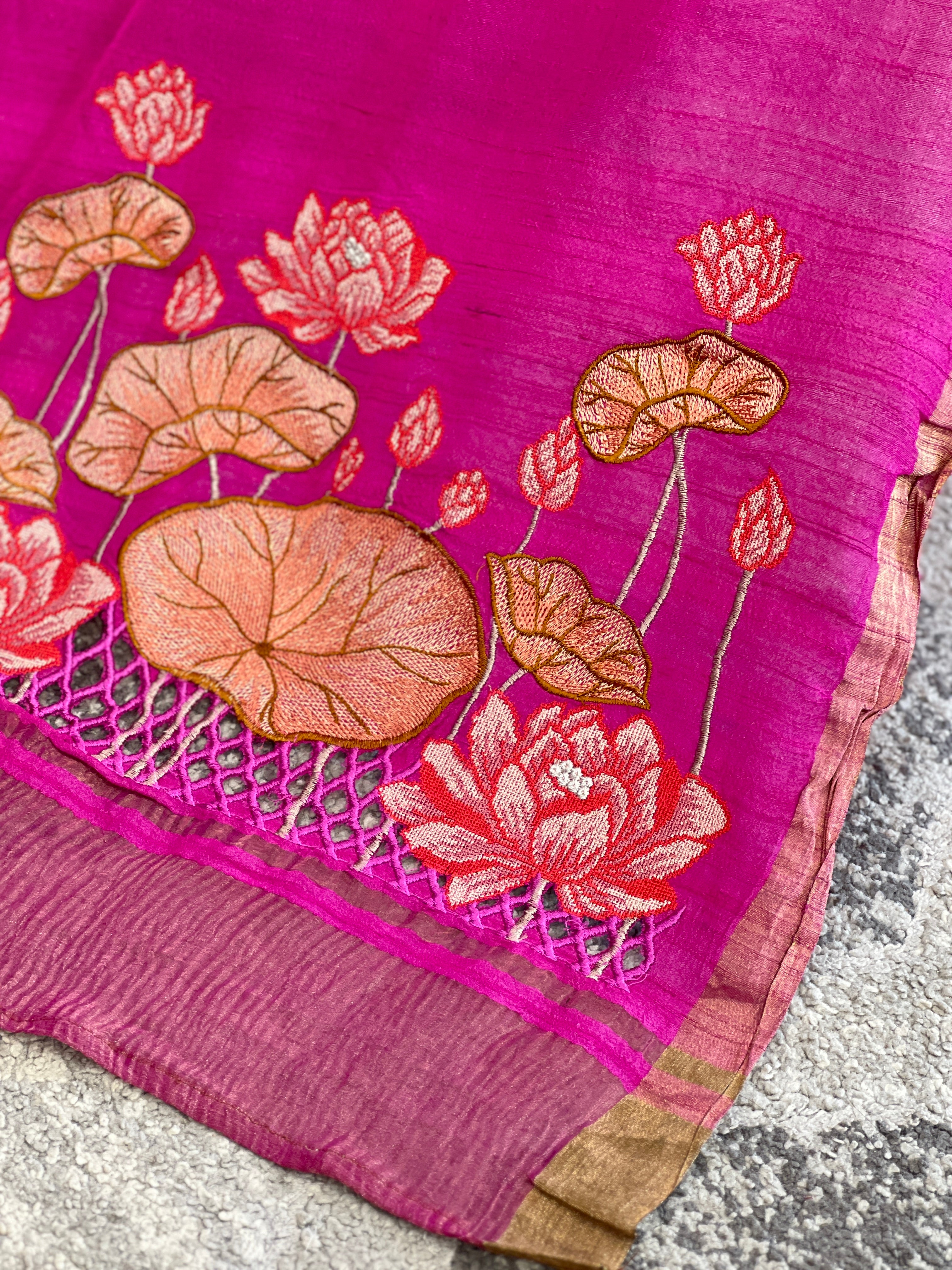Floral Cutwork Embroidery Crushed Tussar Tissue Saree | RGD1007R