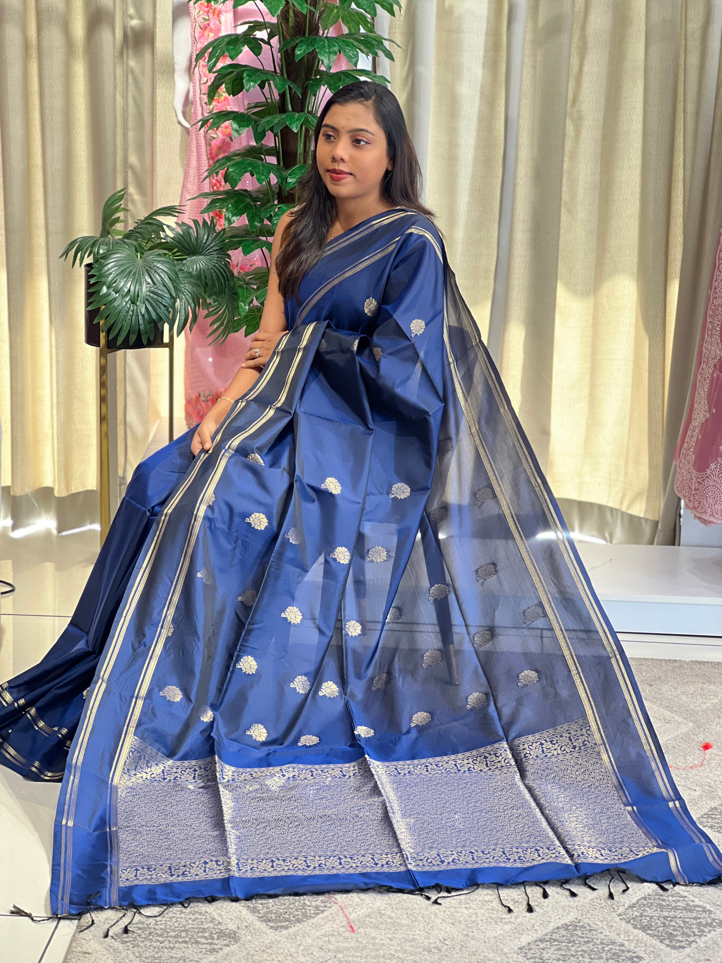Traditional Rettapet Pattern With Floral Buti Elegance | LPR122