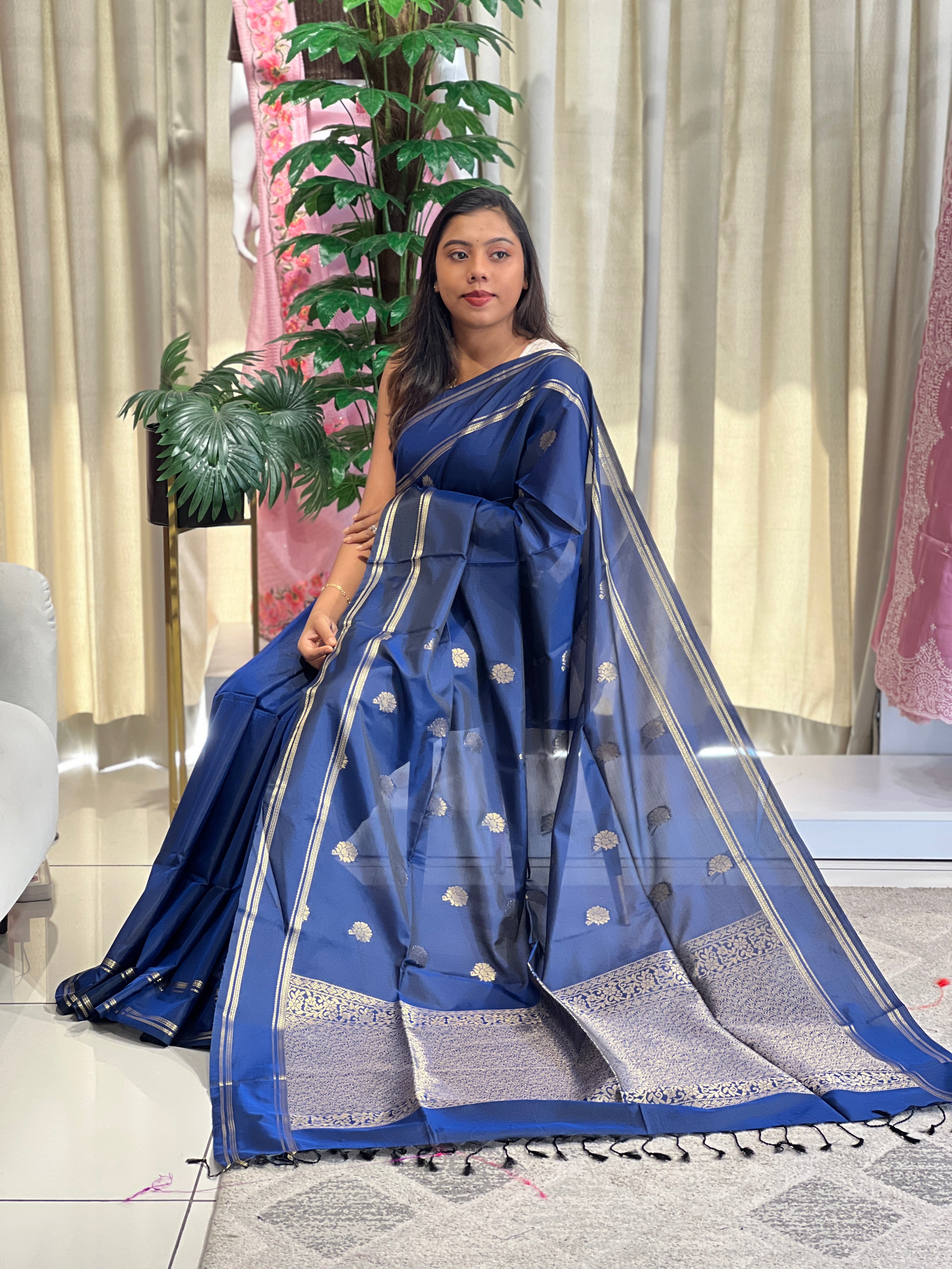 Traditional Rettapet Pattern With Floral Buti Elegance | LPR119